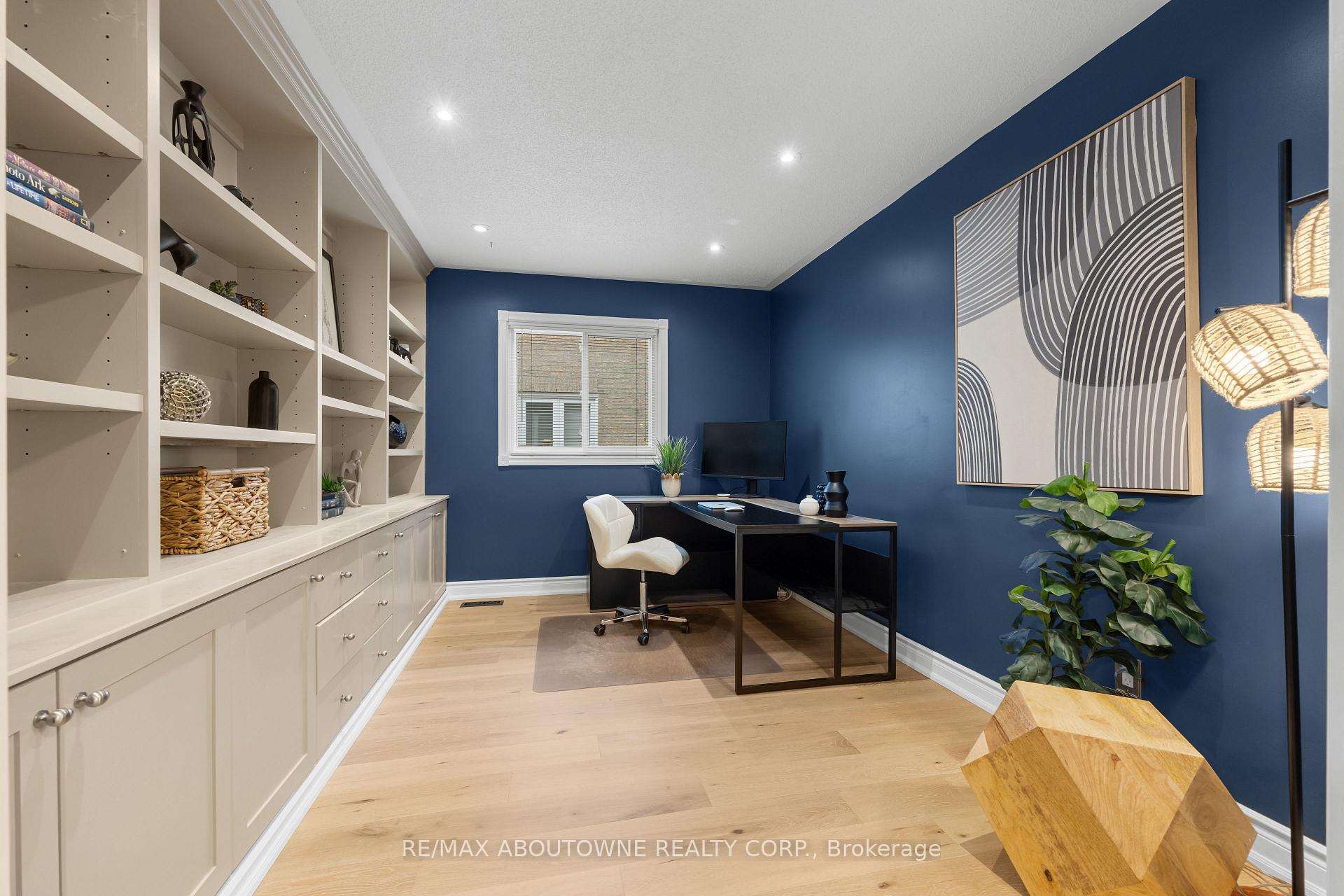 Photo 7 of 435 March Crescent, Oakville, River Oaks — HOMEH