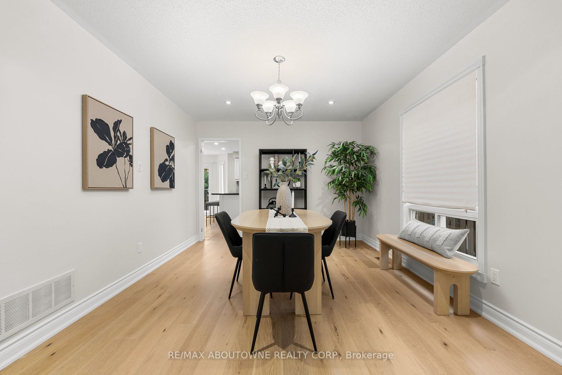 Photo 19 of 435 March Crescent, Oakville, River Oaks — HOMEH