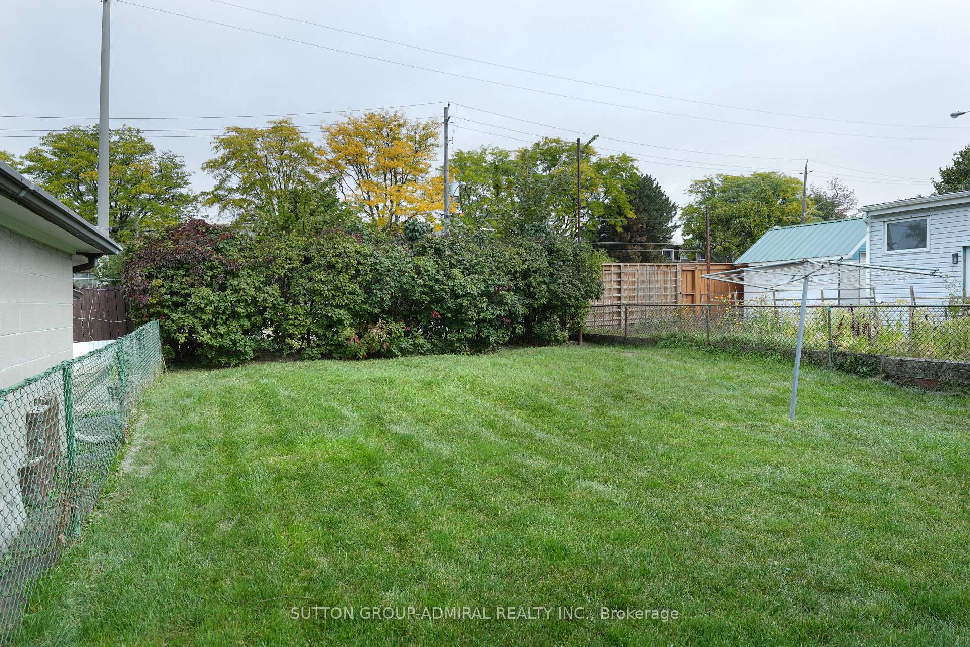 Photo 4 of 14 Thurrock Road, North York, Glenfield-Jane Heights — HOMEH