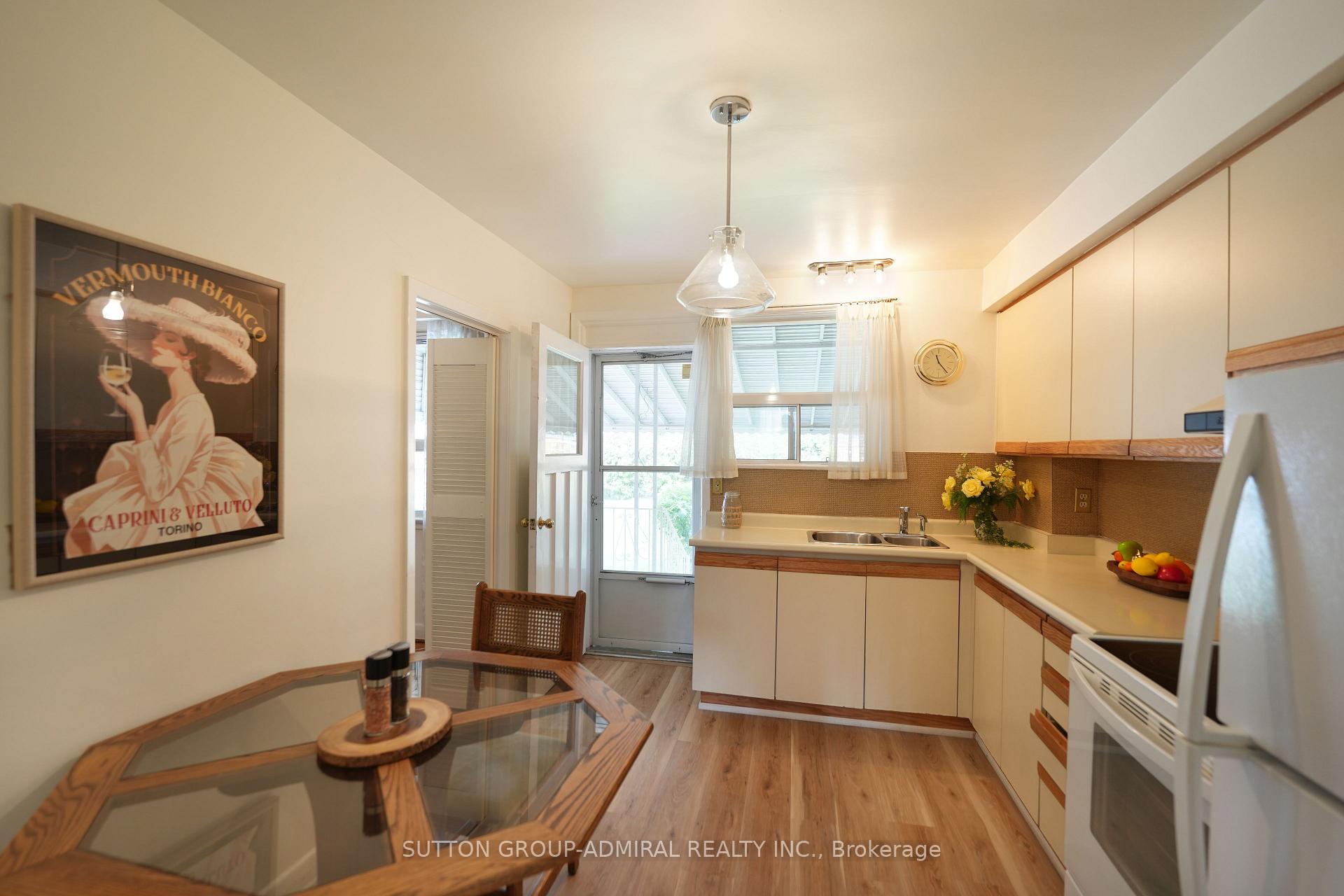 Photo 6 of 14 Thurrock Road, North York, Glenfield-Jane Heights — HOMEH