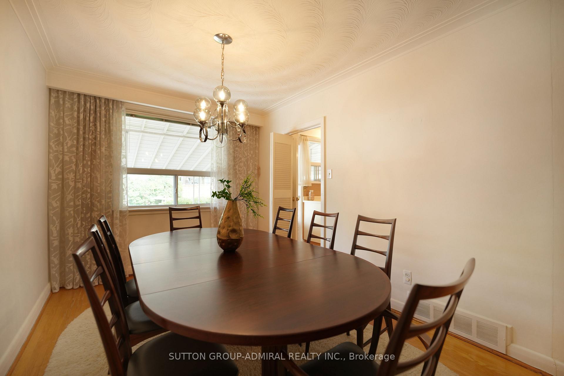 Photo 7 of 14 Thurrock Road, North York, Glenfield-Jane Heights — HOMEH