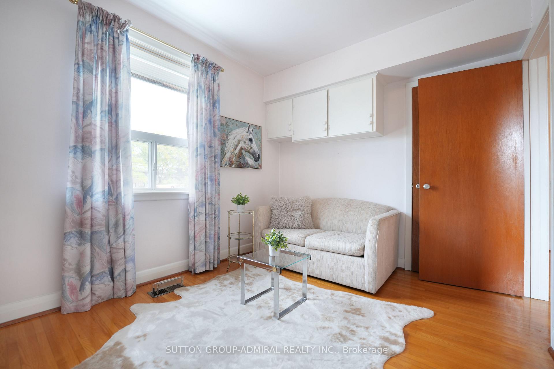 Photo 18 of 14 Thurrock Road, North York, Glenfield-Jane Heights — HOMEH