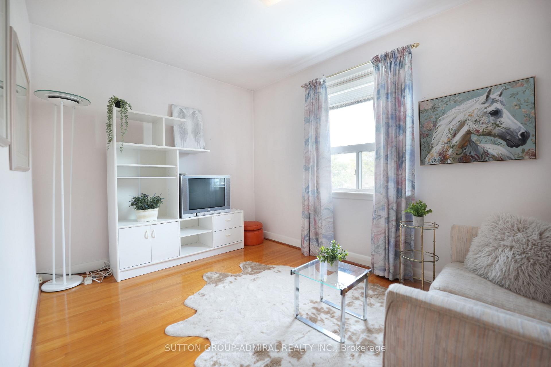 Photo 19 of 14 Thurrock Road, North York, Glenfield-Jane Heights — HOMEH