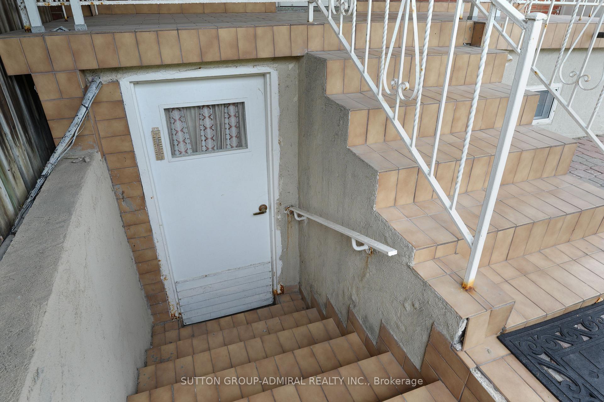 Photo 24 of 14 Thurrock Road, North York, Glenfield-Jane Heights — HOMEH