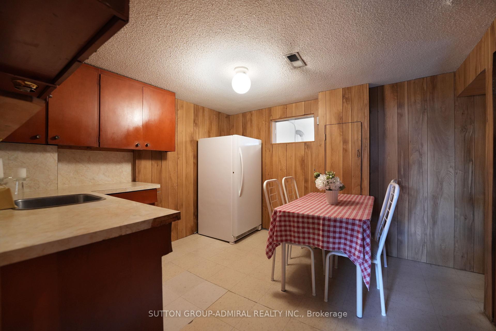 Photo 27 of 14 Thurrock Road, North York, Glenfield-Jane Heights — HOMEH