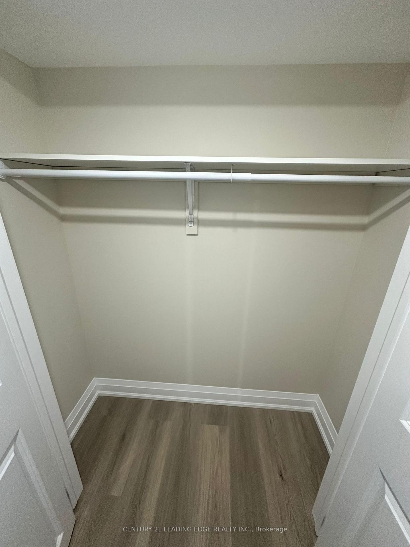 Photo 5 of 2026 Laurelcrest Place, Oakville, Westmount — HOMEH