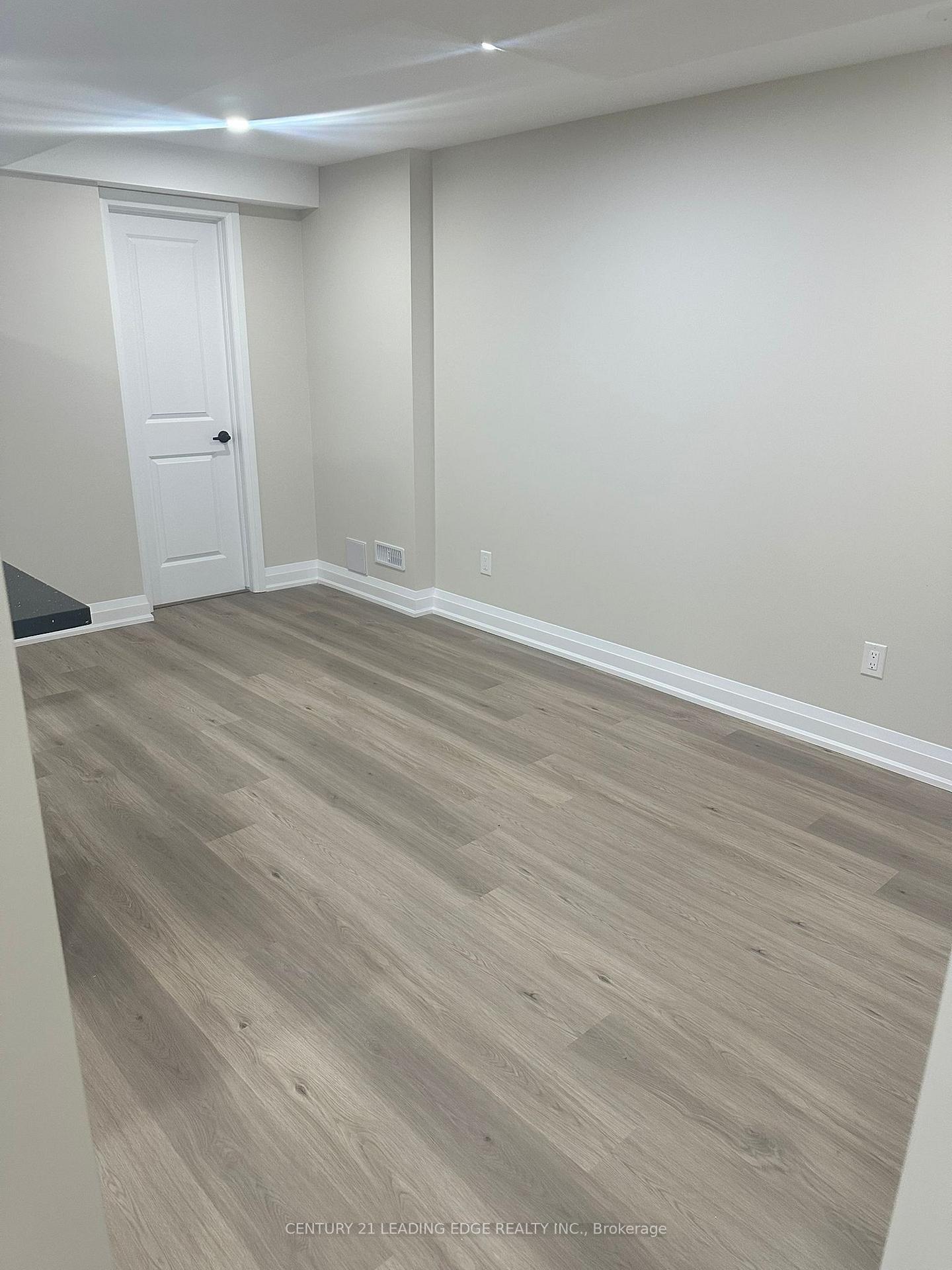 Photo 9 of 2026 Laurelcrest Place, Oakville, Westmount — HOMEH