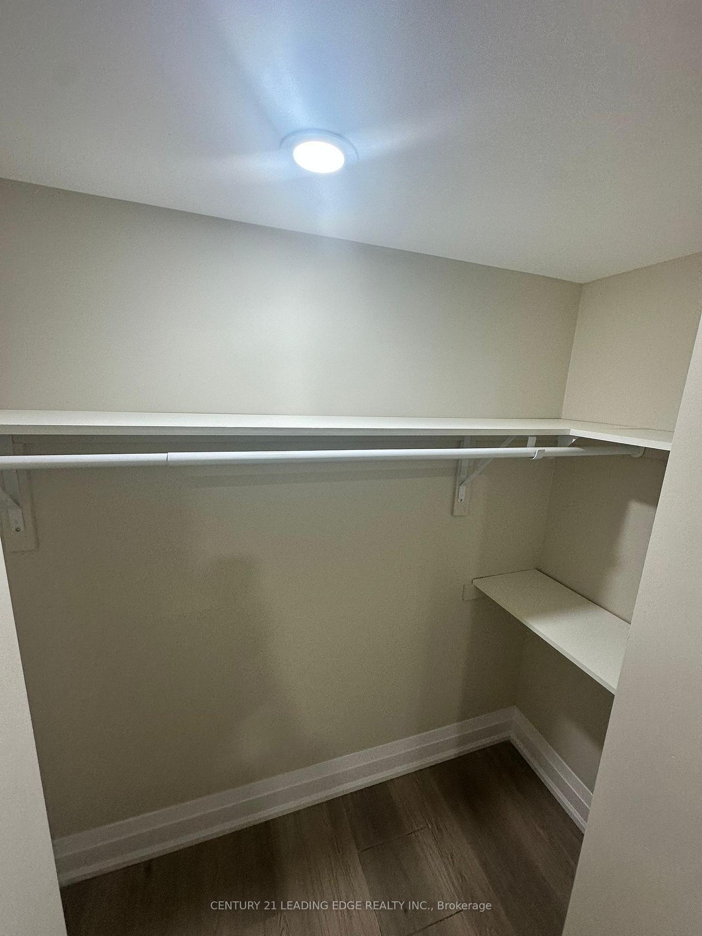 Photo 10 of 2026 Laurelcrest Place, Oakville, Westmount — HOMEH