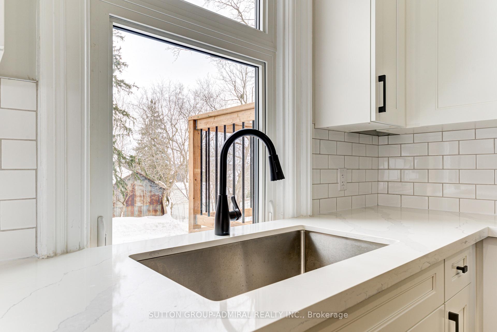 Photo 15 of Unit 3, 167 Collier Street, Barrie, North Shore — HOMEH