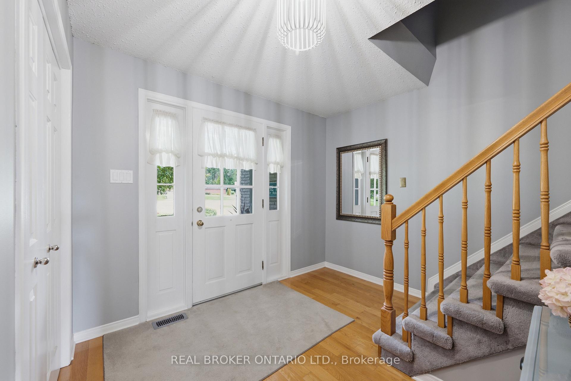 Photo 4 of 10532 Main Street, North Dundas, North Dundas (Mountain) Twp — HOMEH
