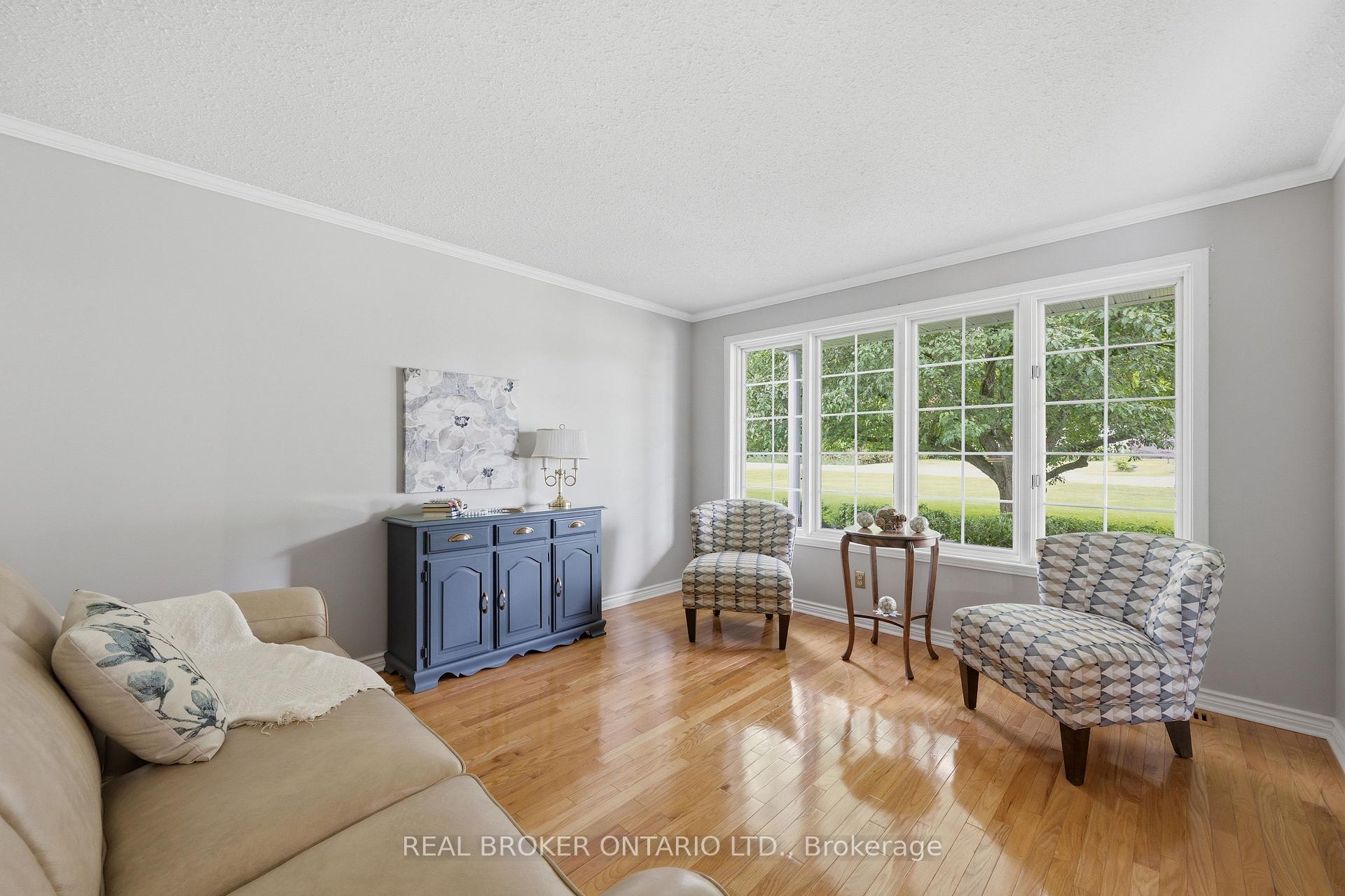 Photo 5 of 10532 Main Street, North Dundas, North Dundas (Mountain) Twp — HOMEH