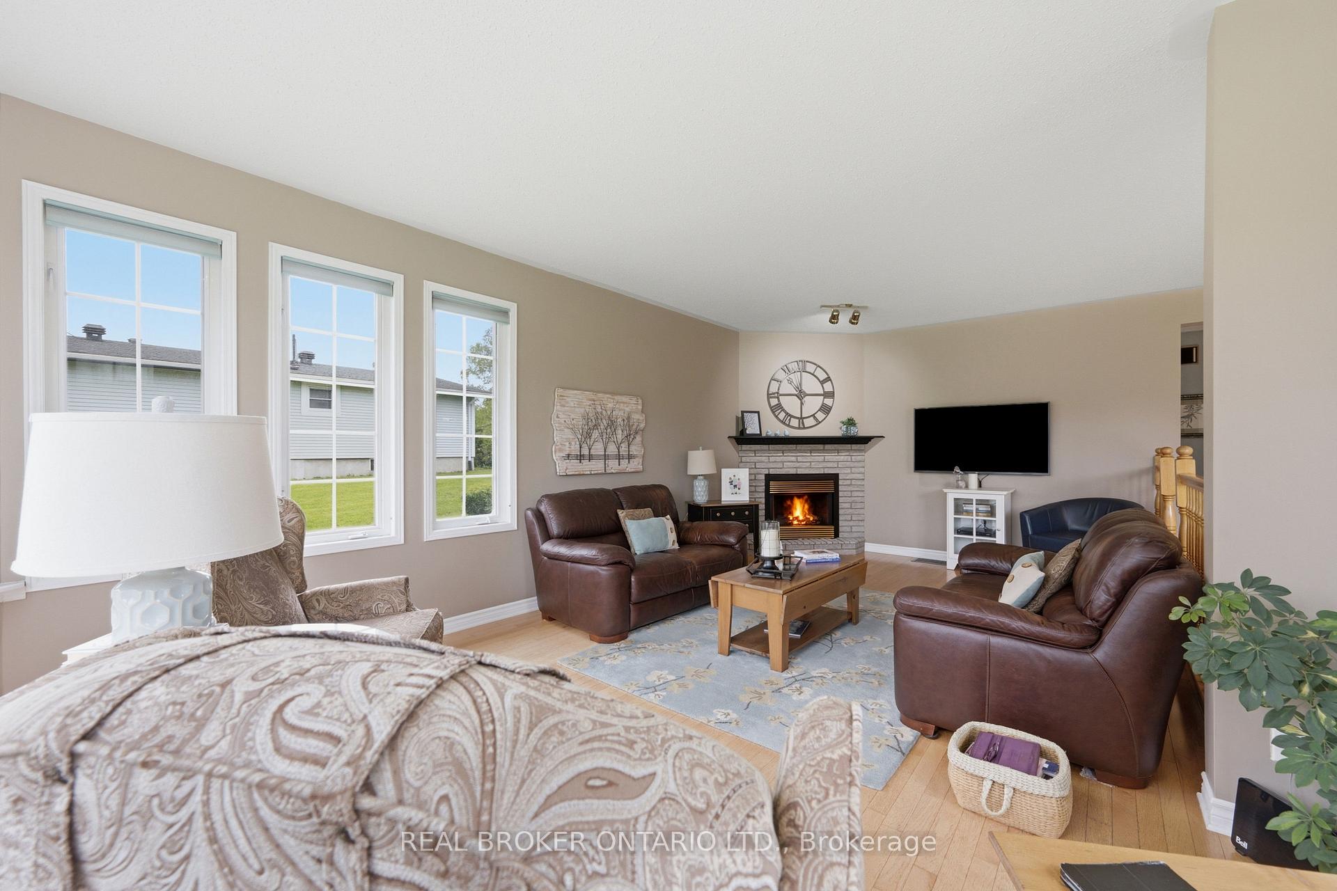 Photo 12 of 10532 Main Street, North Dundas, North Dundas (Mountain) Twp — HOMEH