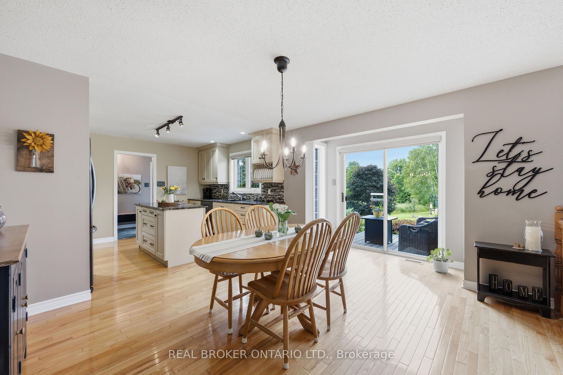 Photo 13 of 10532 Main Street, North Dundas, North Dundas (Mountain) Twp — HOMEH