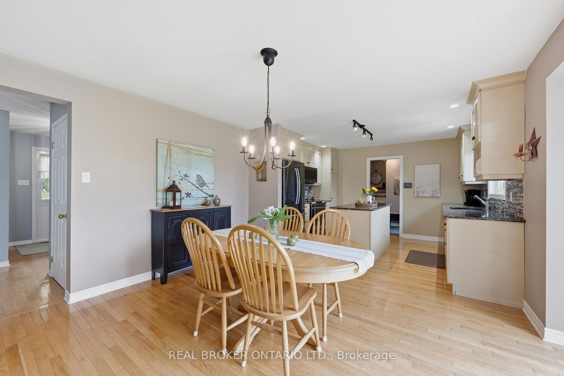 Photo 16 of 10532 Main Street, North Dundas, North Dundas (Mountain) Twp — HOMEH