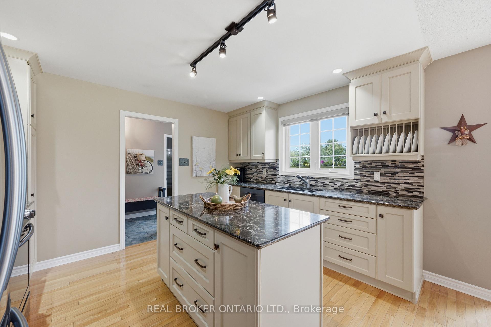 Photo 18 of 10532 Main Street, North Dundas, North Dundas (Mountain) Twp — HOMEH