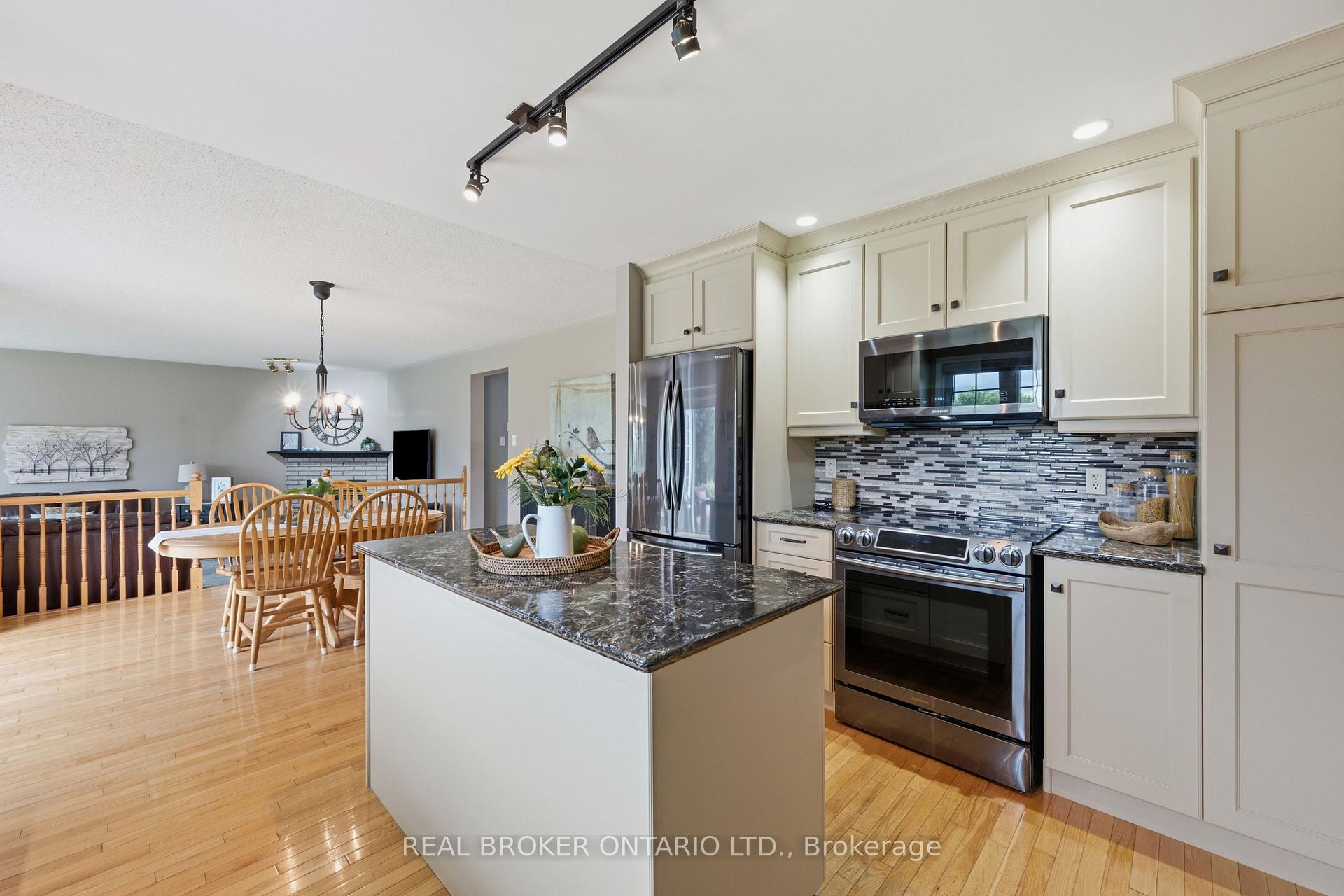 Photo 20 of 10532 Main Street, North Dundas, North Dundas (Mountain) Twp — HOMEH