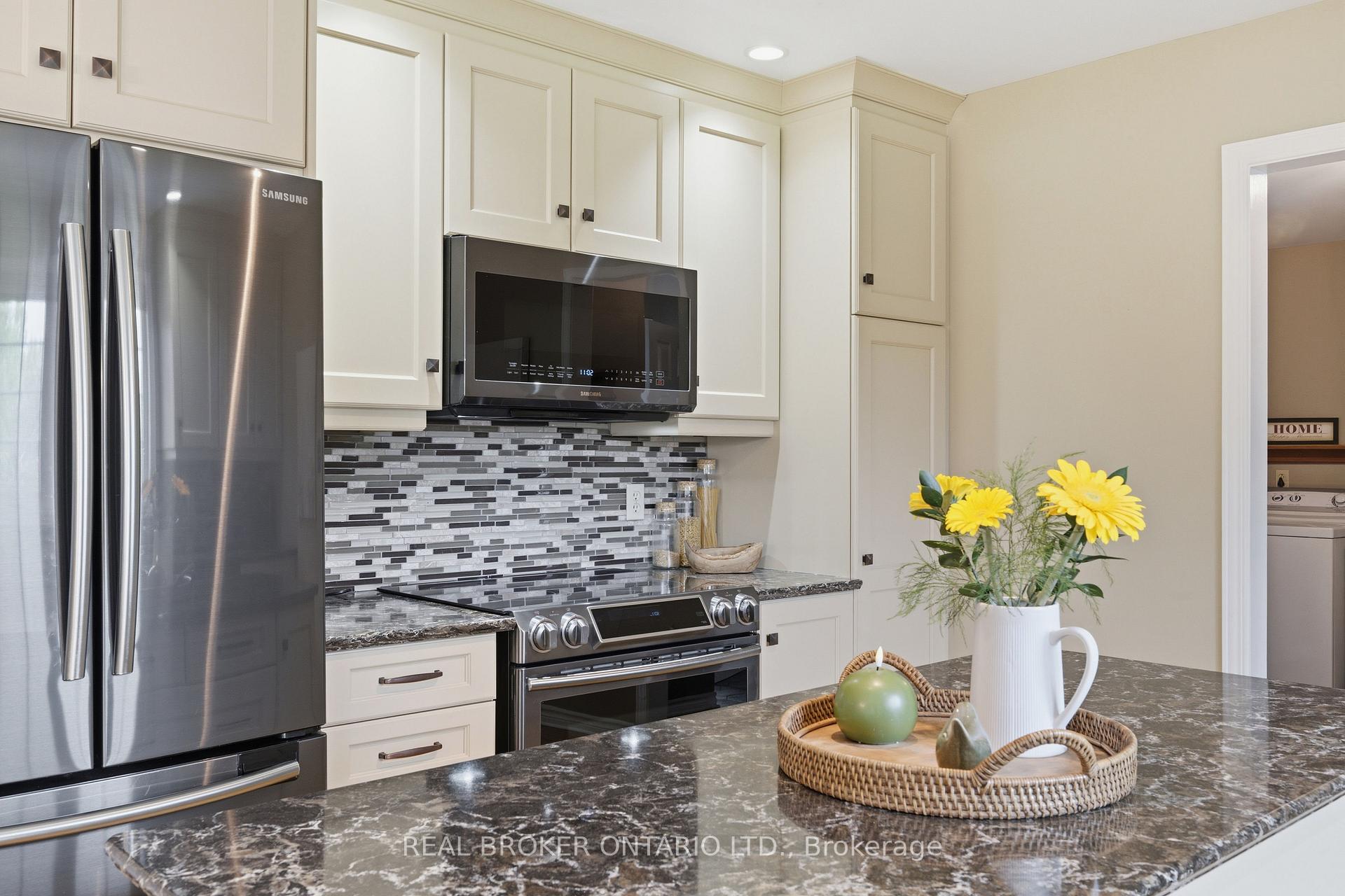 Photo 21 of 10532 Main Street, North Dundas, North Dundas (Mountain) Twp — HOMEH