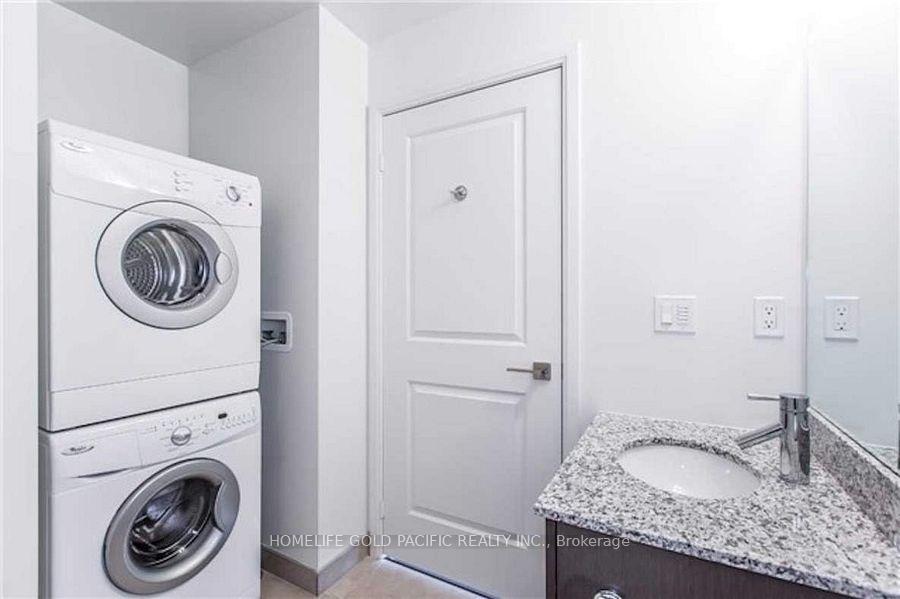 Photo 11 of Unit 2107, 88 Sheppard Avenue E, North York, Willowdale East — HOMEH