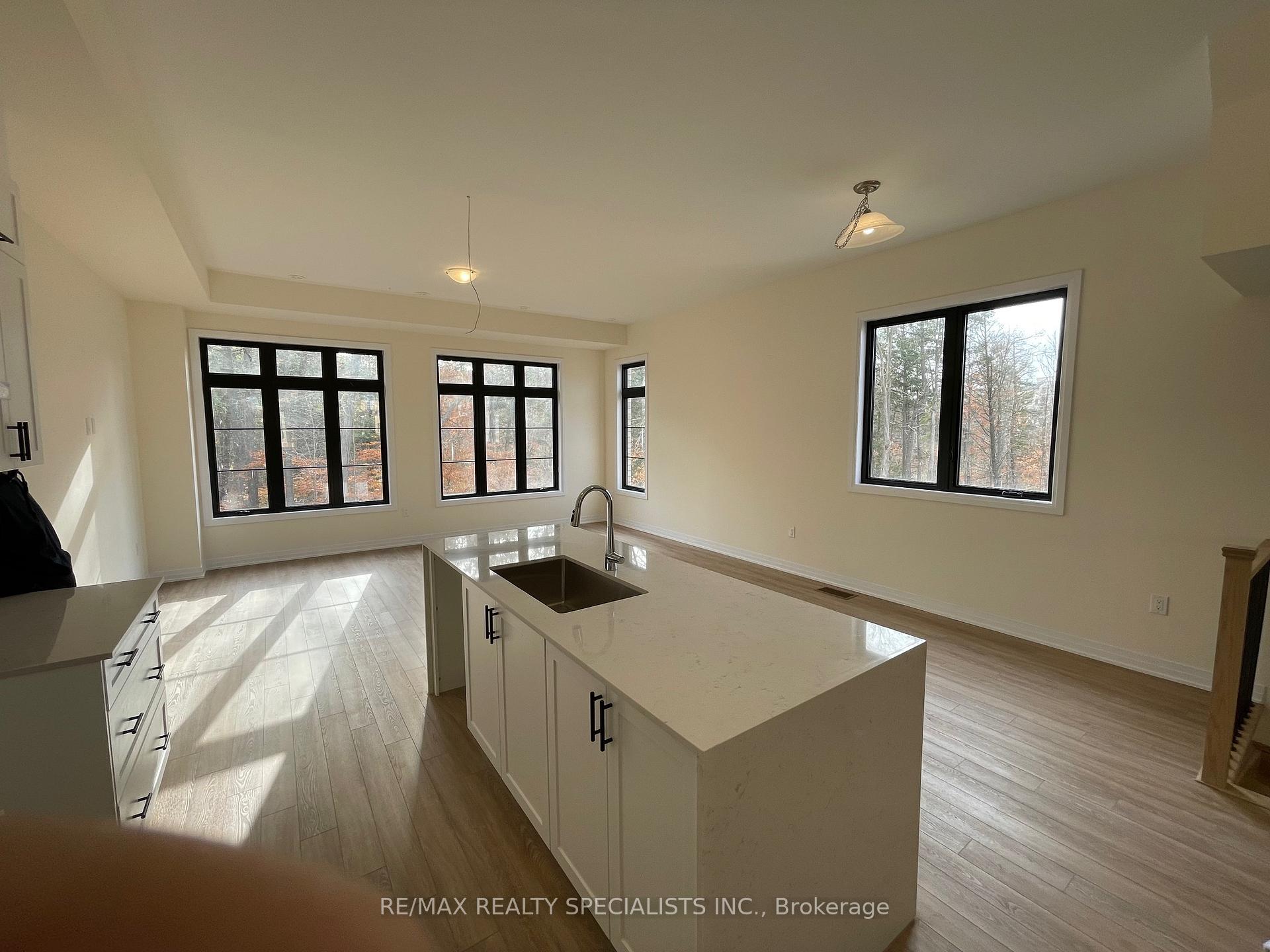 Photo 3 of 39 De La Roche Drive, Vaughan, Vellore Village — HOMEH
