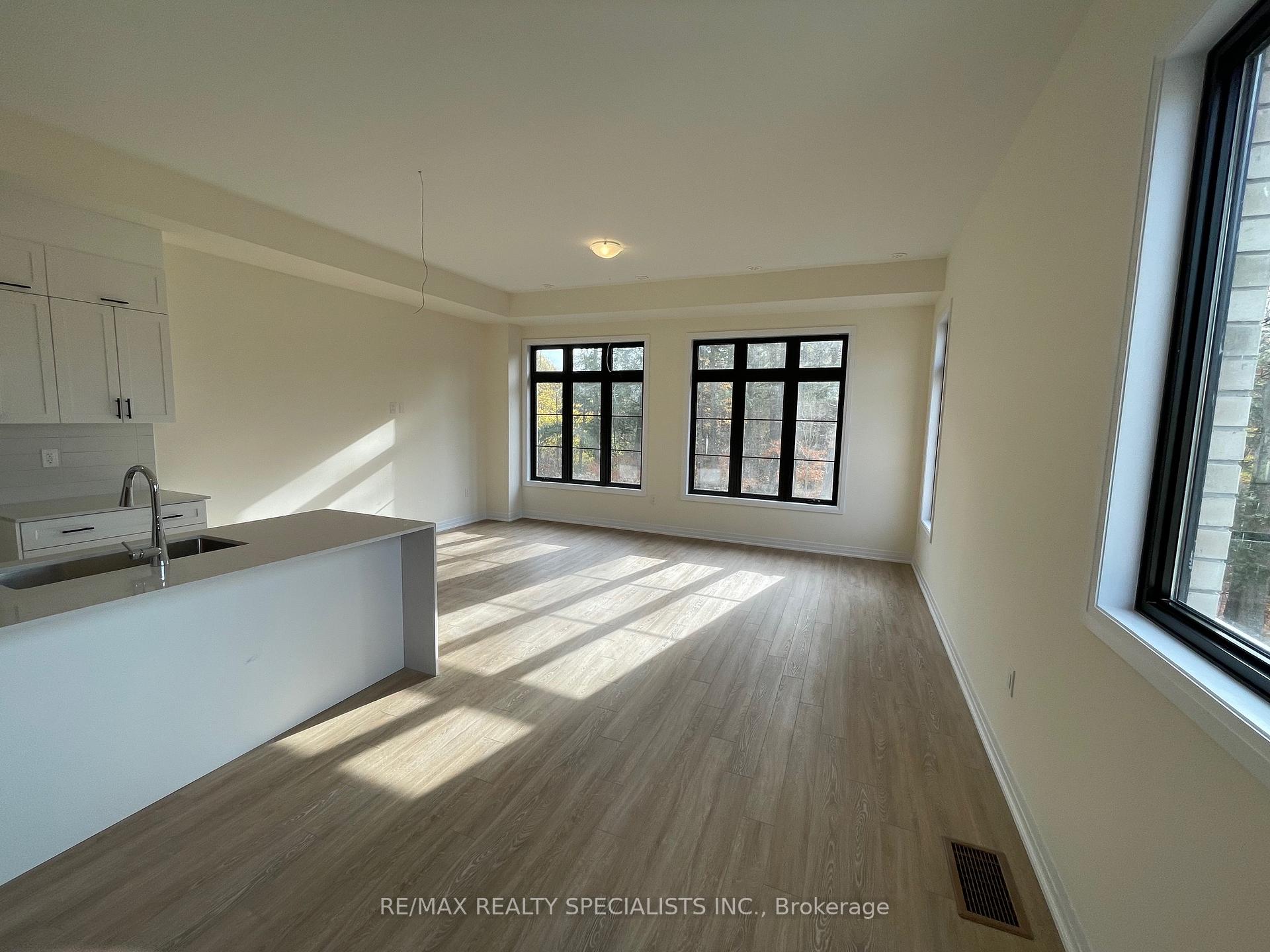 Photo 2 of 39 De La Roche Drive, Vaughan, Vellore Village — HOMEH