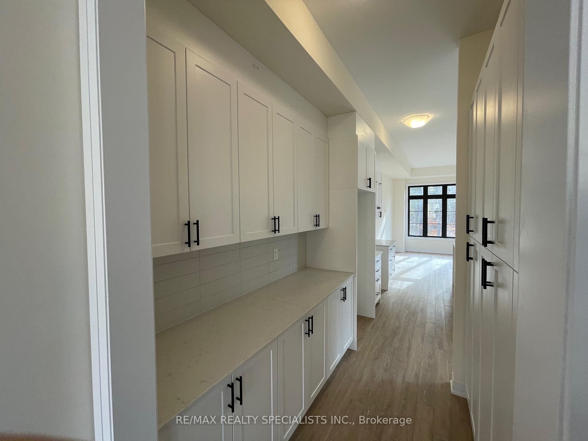 Photo 4 of 39 De La Roche Drive, Vaughan, Vellore Village — HOMEH