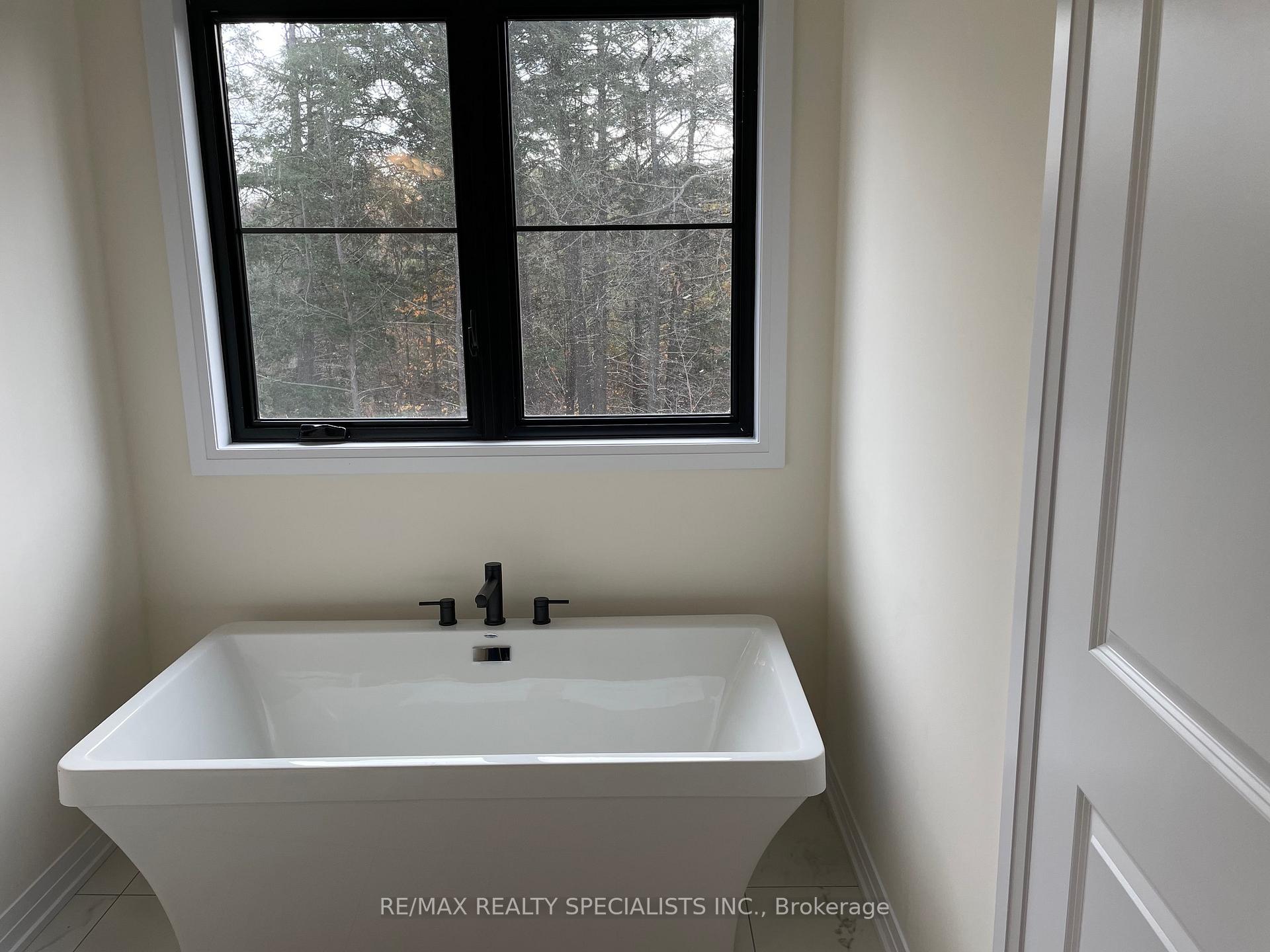 Photo 7 of 39 De La Roche Drive, Vaughan, Vellore Village — HOMEH