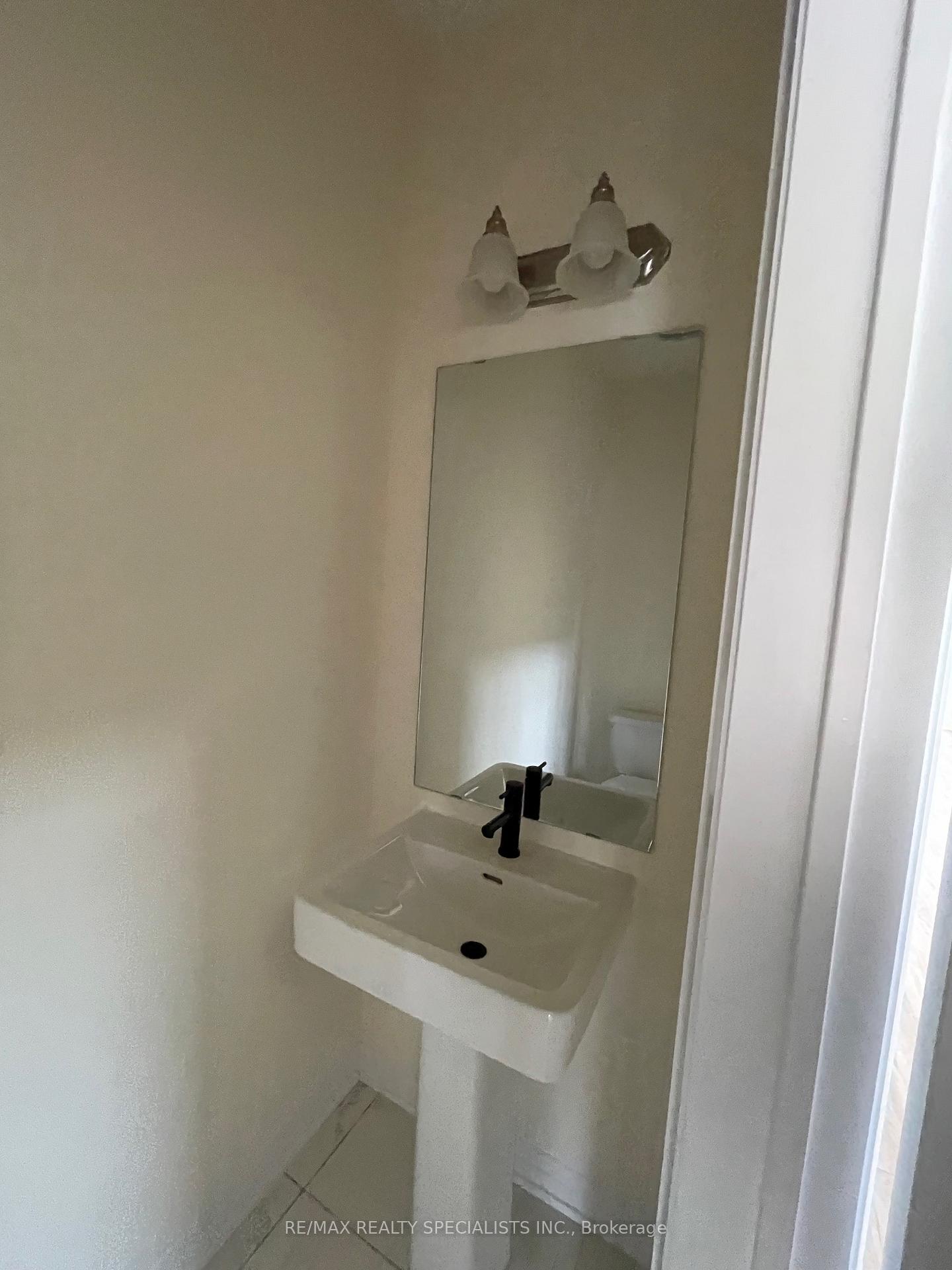 Photo 17 of 39 De La Roche Drive, Vaughan, Vellore Village — HOMEH