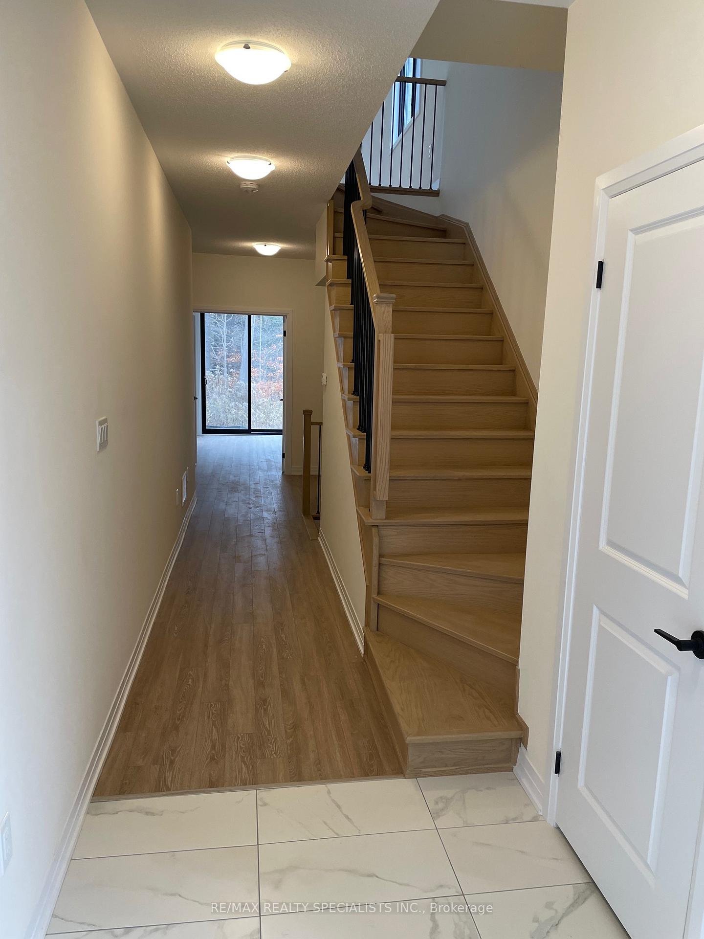 Photo 25 of 39 De La Roche Drive, Vaughan, Vellore Village — HOMEH