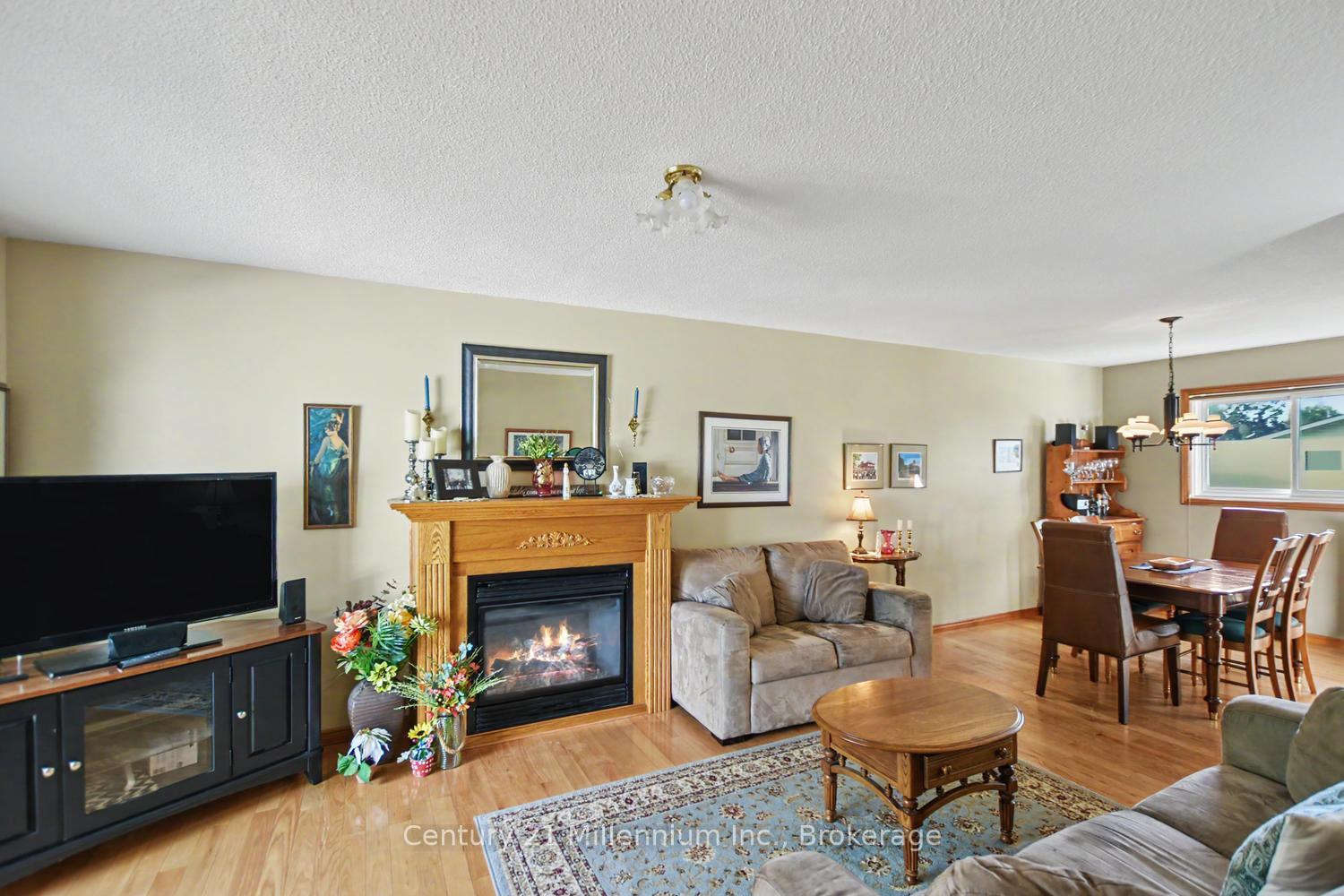 Photo 20 of 18 Dillon Drive, Collingwood — HOMEH