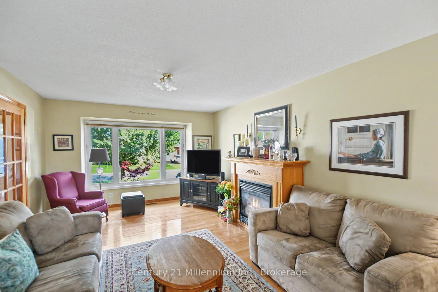 Photo 7 of 18 Dillon Drive, Collingwood — HOMEH