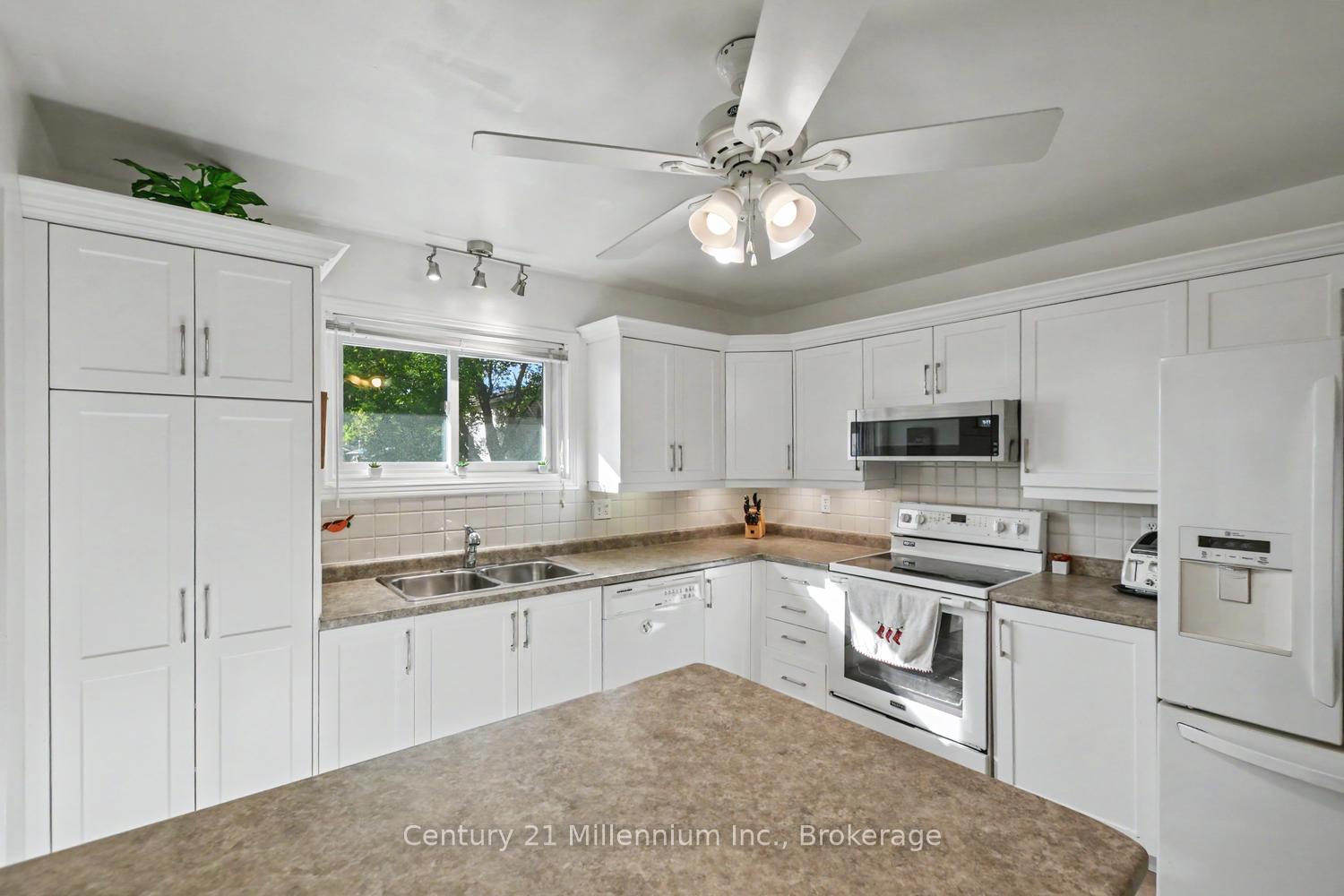 Photo 26 of 18 Dillon Drive, Collingwood — HOMEH