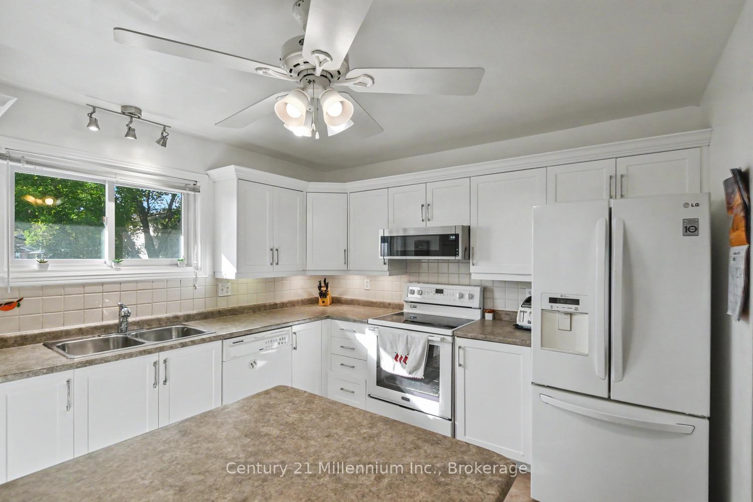 Photo 27 of 18 Dillon Drive, Collingwood — HOMEH