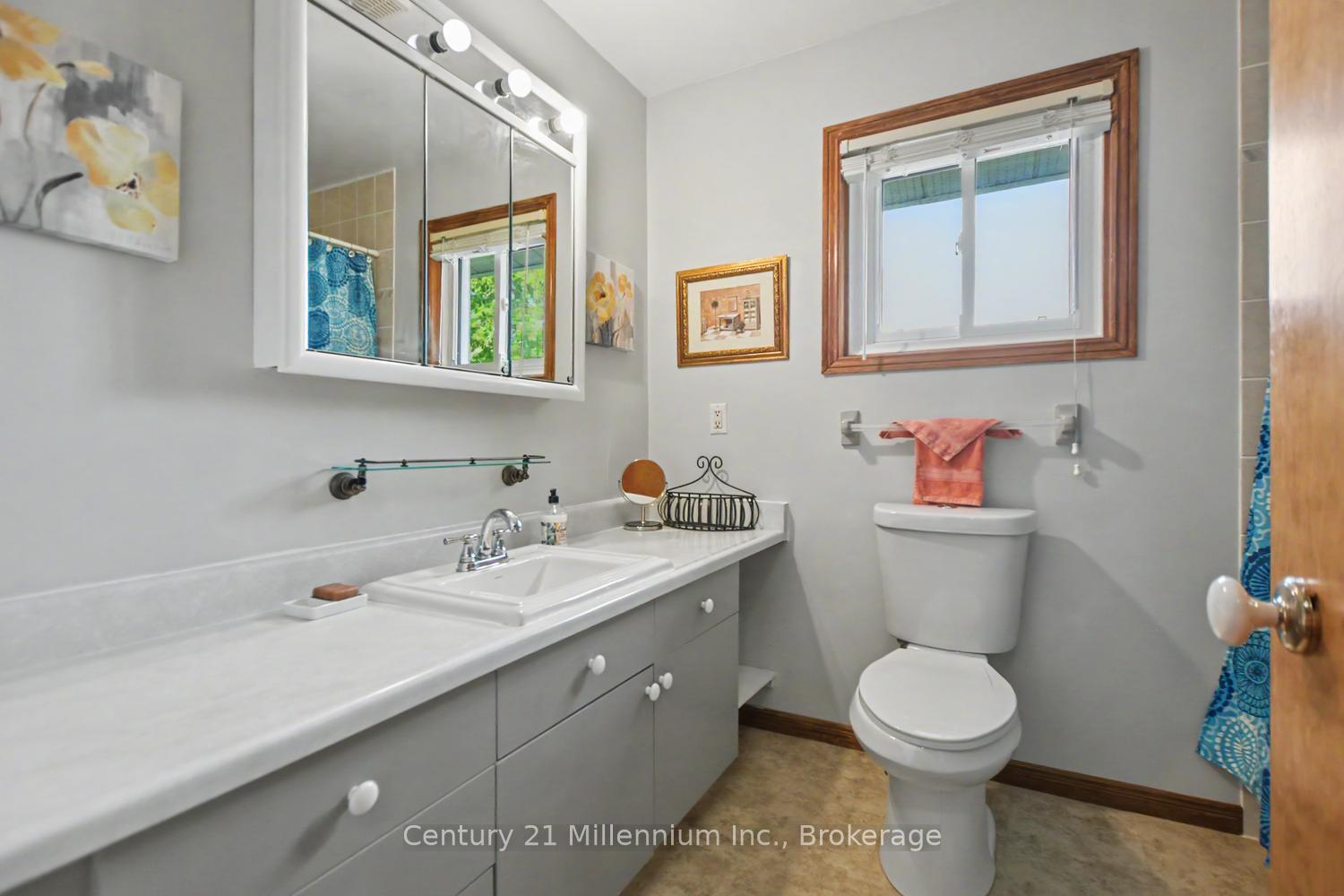 Photo 34 of 18 Dillon Drive, Collingwood — HOMEH