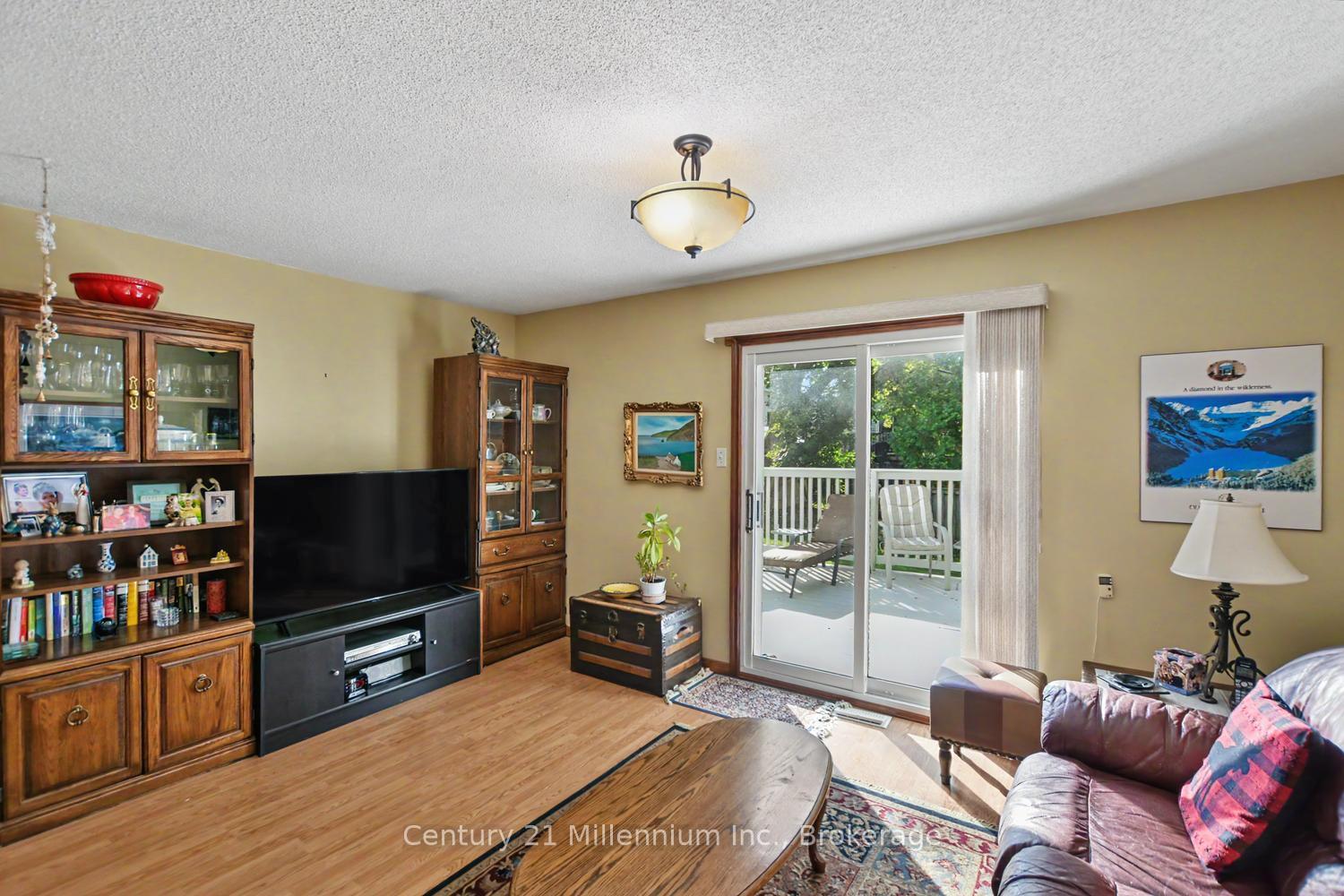 Photo 8 of 18 Dillon Drive, Collingwood — HOMEH