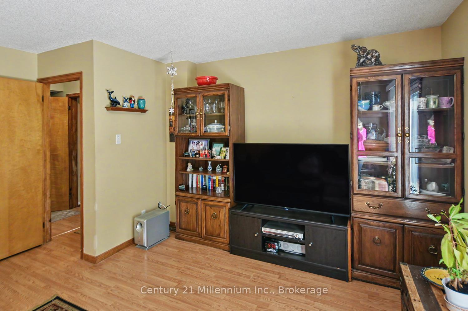 Photo 40 of 18 Dillon Drive, Collingwood — HOMEH