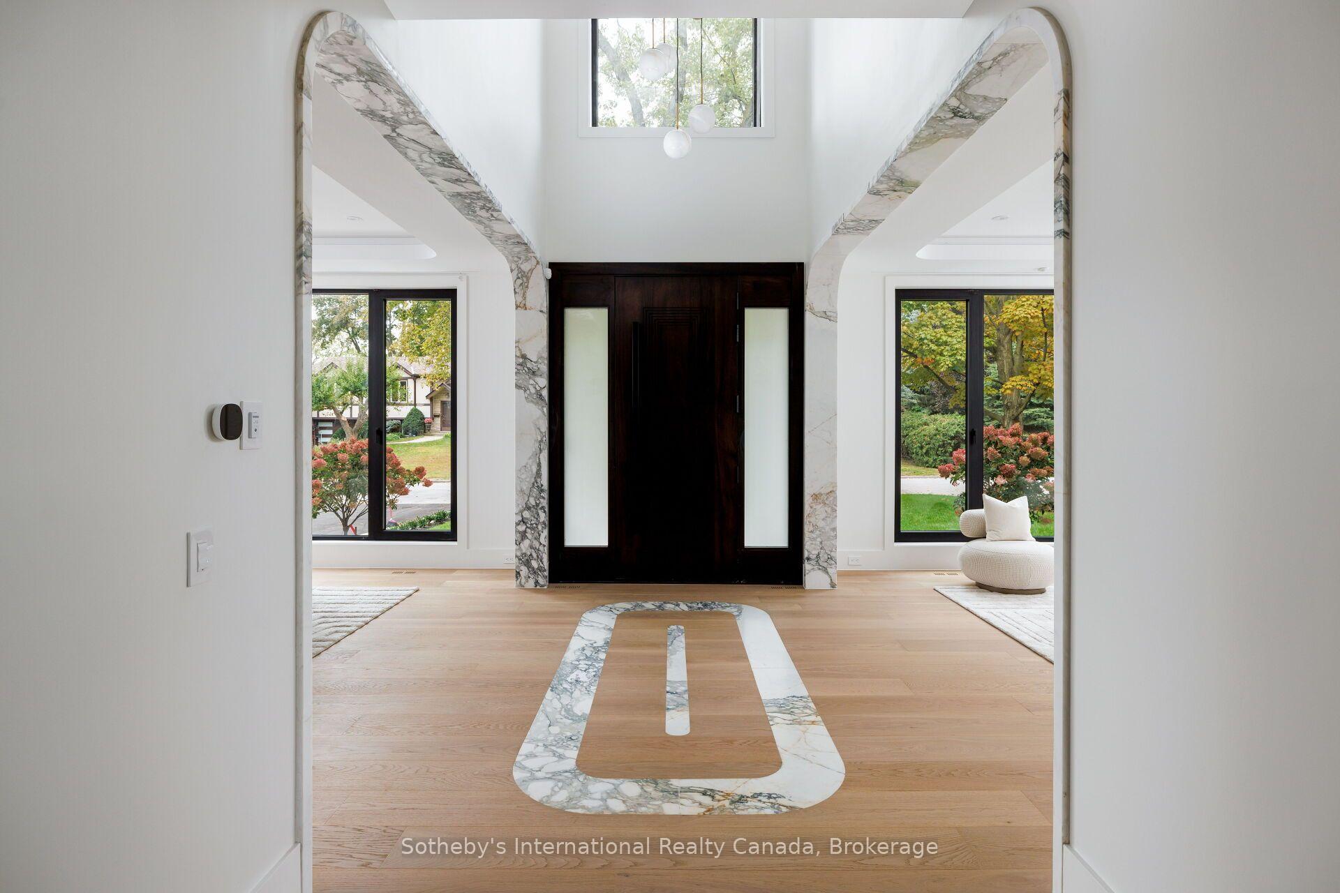 Photo 3 of 123 Tavistock Square, Oakville, Southwest — HOMEH