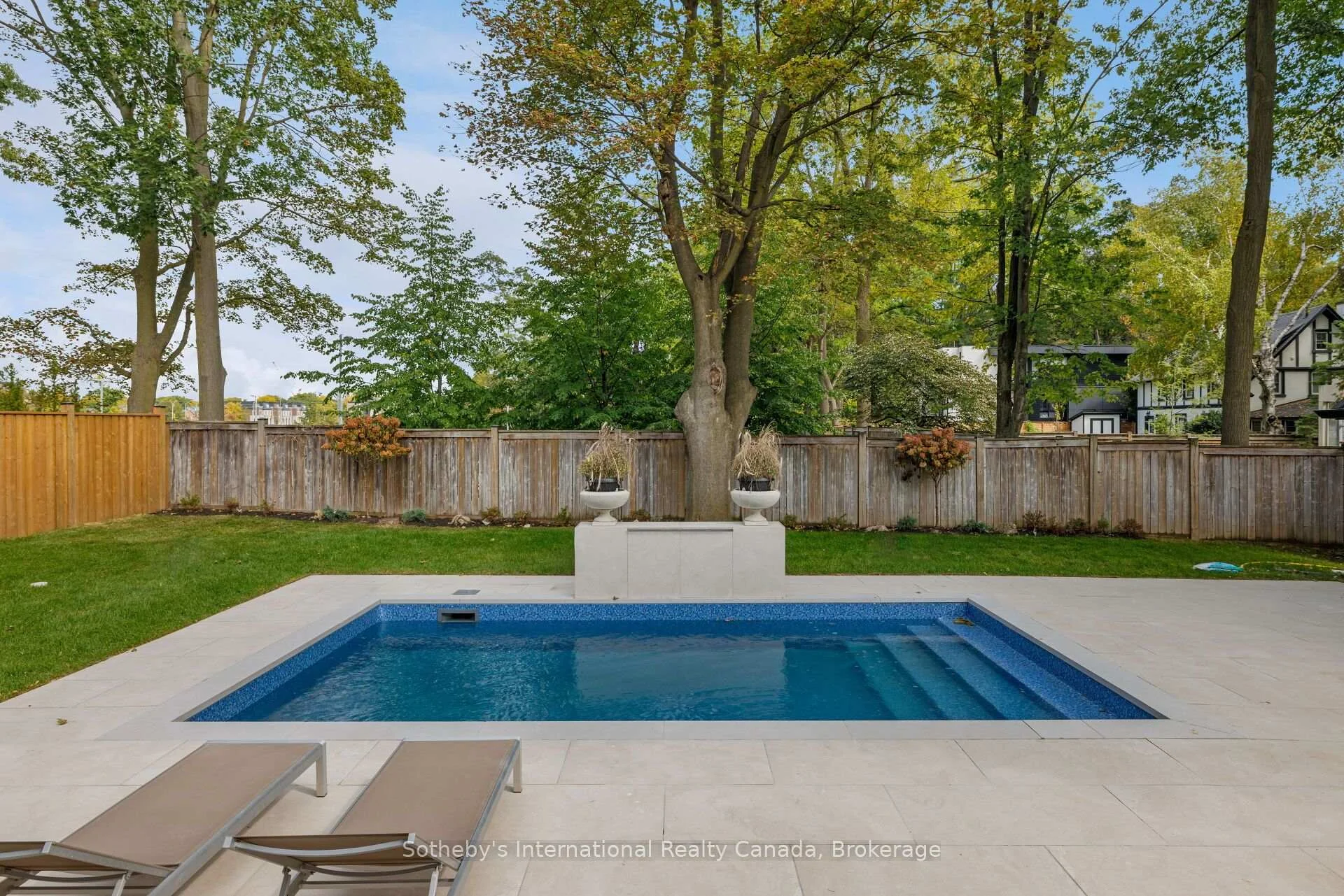 Photo 54 of 123 Tavistock Square, Oakville, Southwest — HOMEH