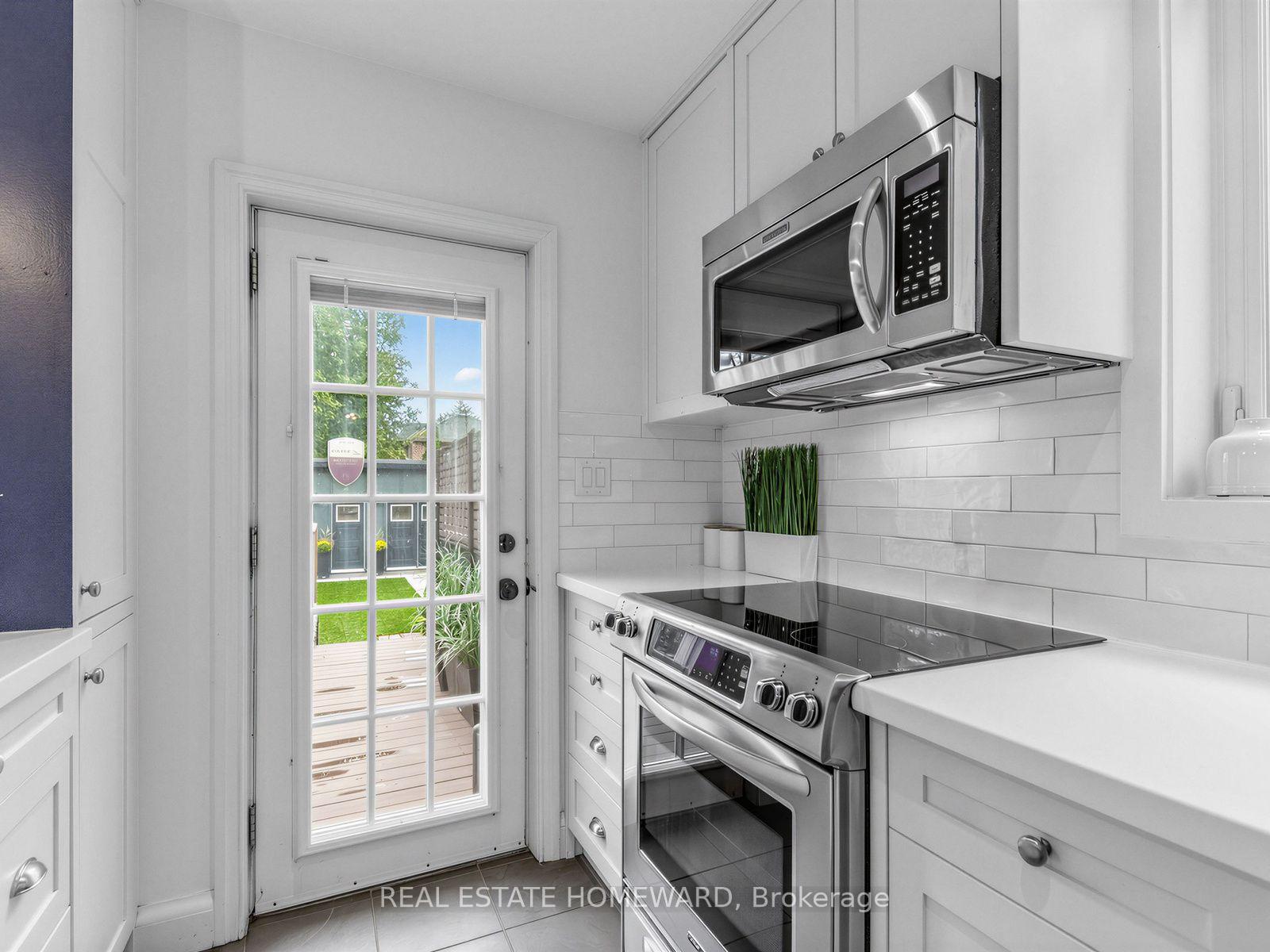Photo 12 of 5 Beaufield Avenue, Toronto, Leaside — HOMEH