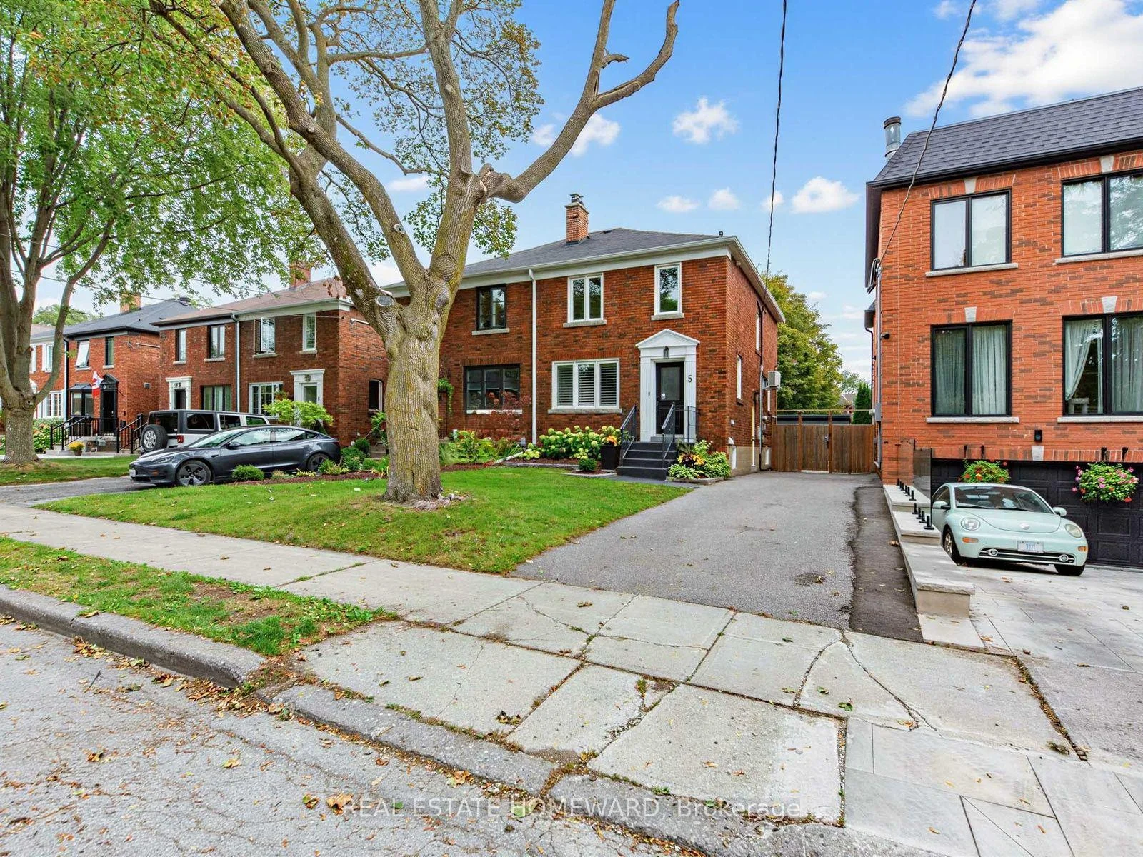Photo 4 of 5 Beaufield Avenue, Toronto, Leaside — HOMEH