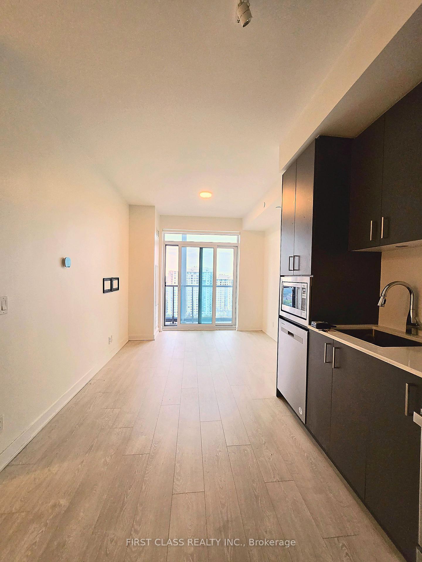 Photo 3 of Unit A1606, 30 Upper Mall Way, Vaughan, Brownridge — HOMEH