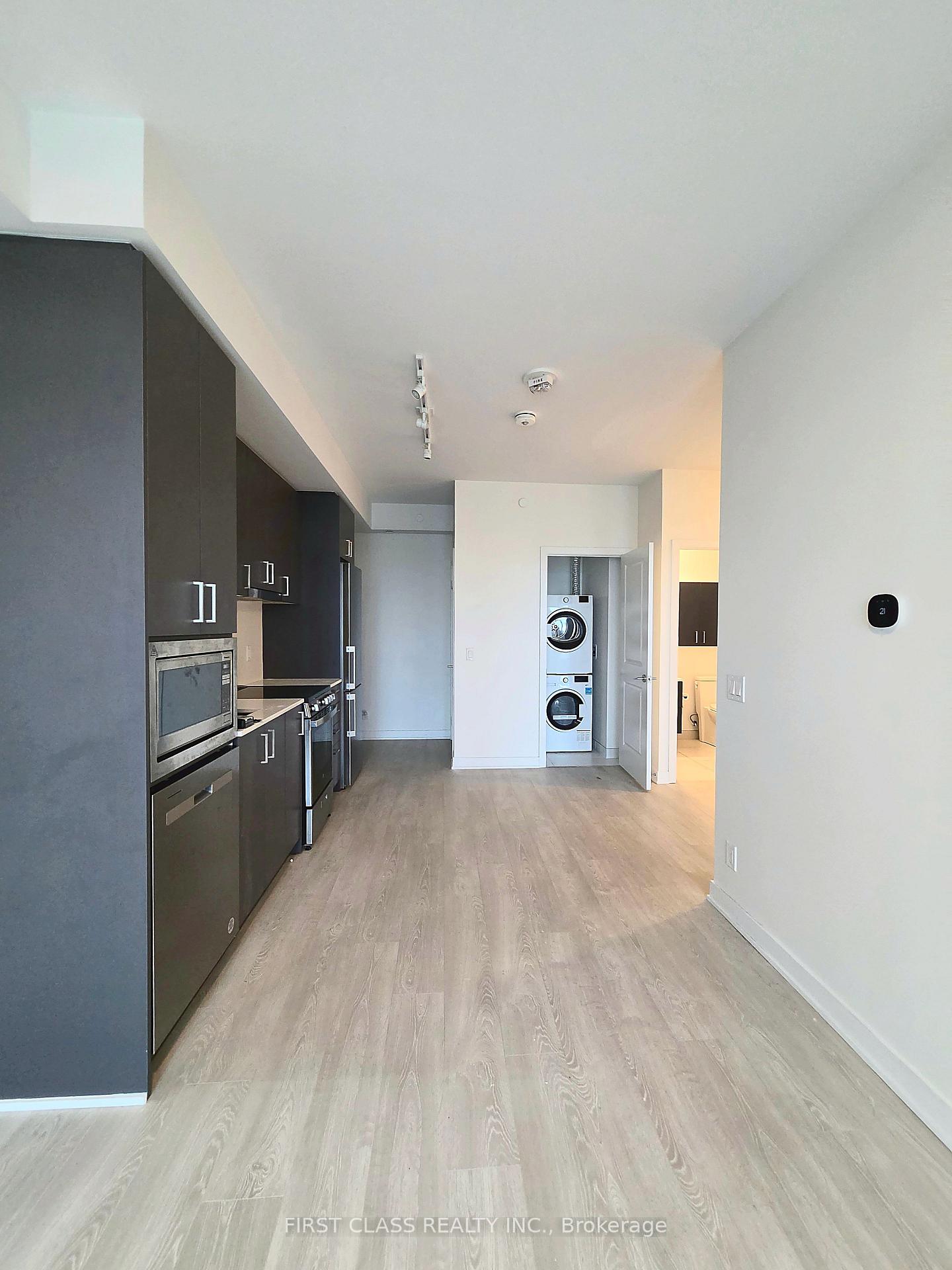Photo 4 of Unit A1606, 30 Upper Mall Way, Vaughan, Brownridge — HOMEH