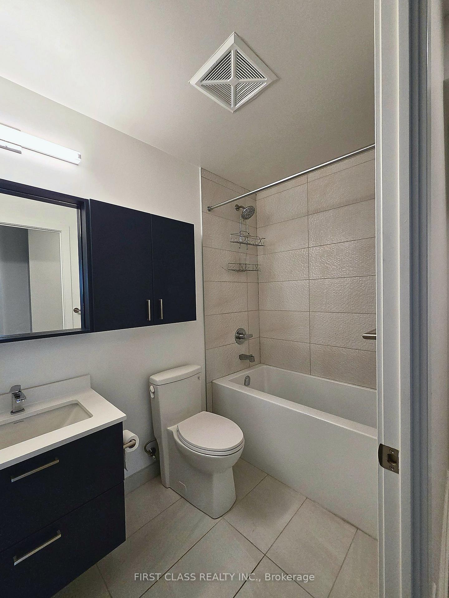 Photo 5 of Unit A1606, 30 Upper Mall Way, Vaughan, Brownridge — HOMEH