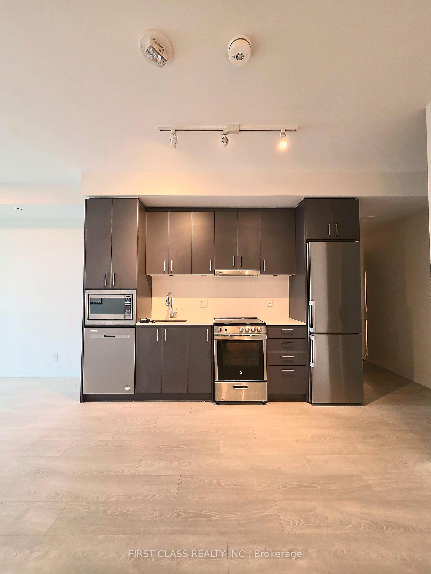 Photo 6 of Unit A1606, 30 Upper Mall Way, Vaughan, Brownridge — HOMEH