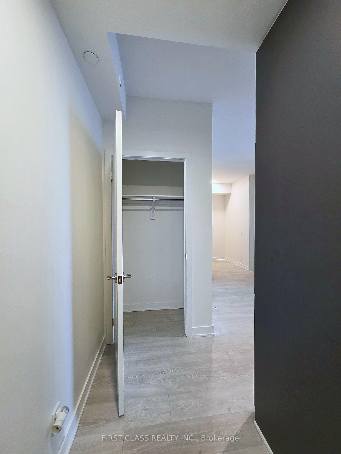 Photo 11 of Unit A1606, 30 Upper Mall Way, Vaughan, Brownridge — HOMEH