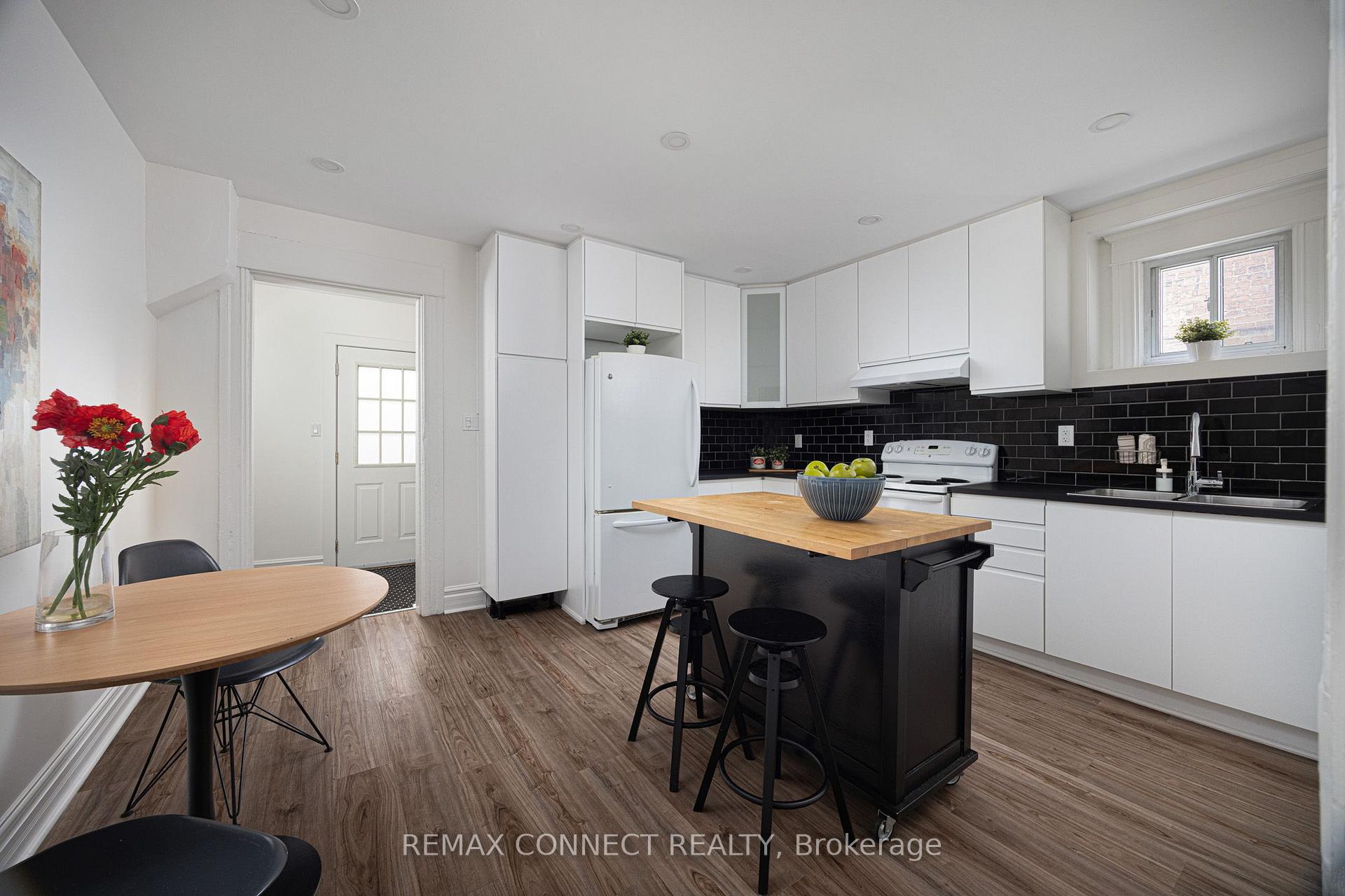 Photo 10 of 17 Muir Avenue, Toronto, Dufferin Grove — HOMEH