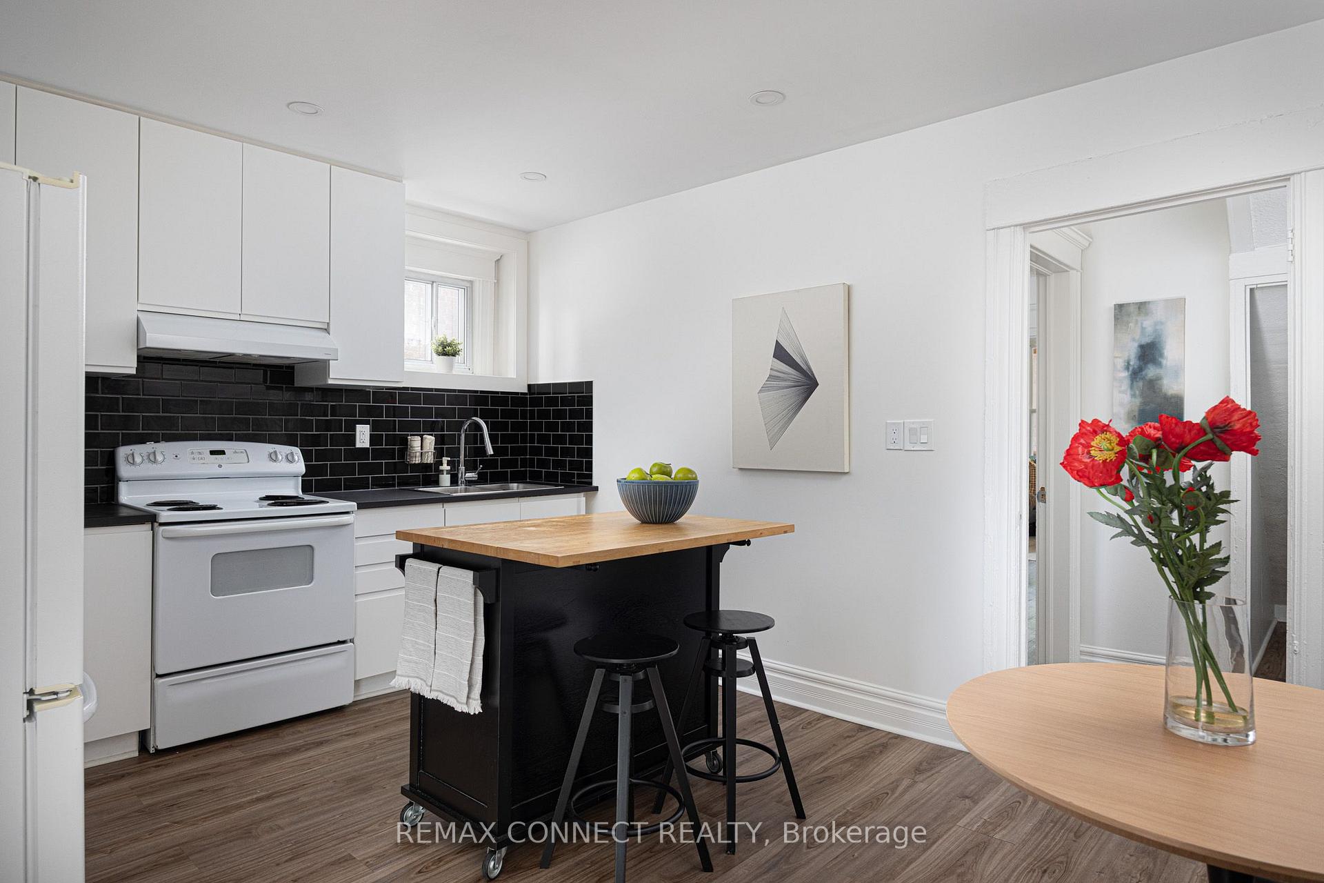 Photo 11 of 17 Muir Avenue, Toronto, Dufferin Grove — HOMEH