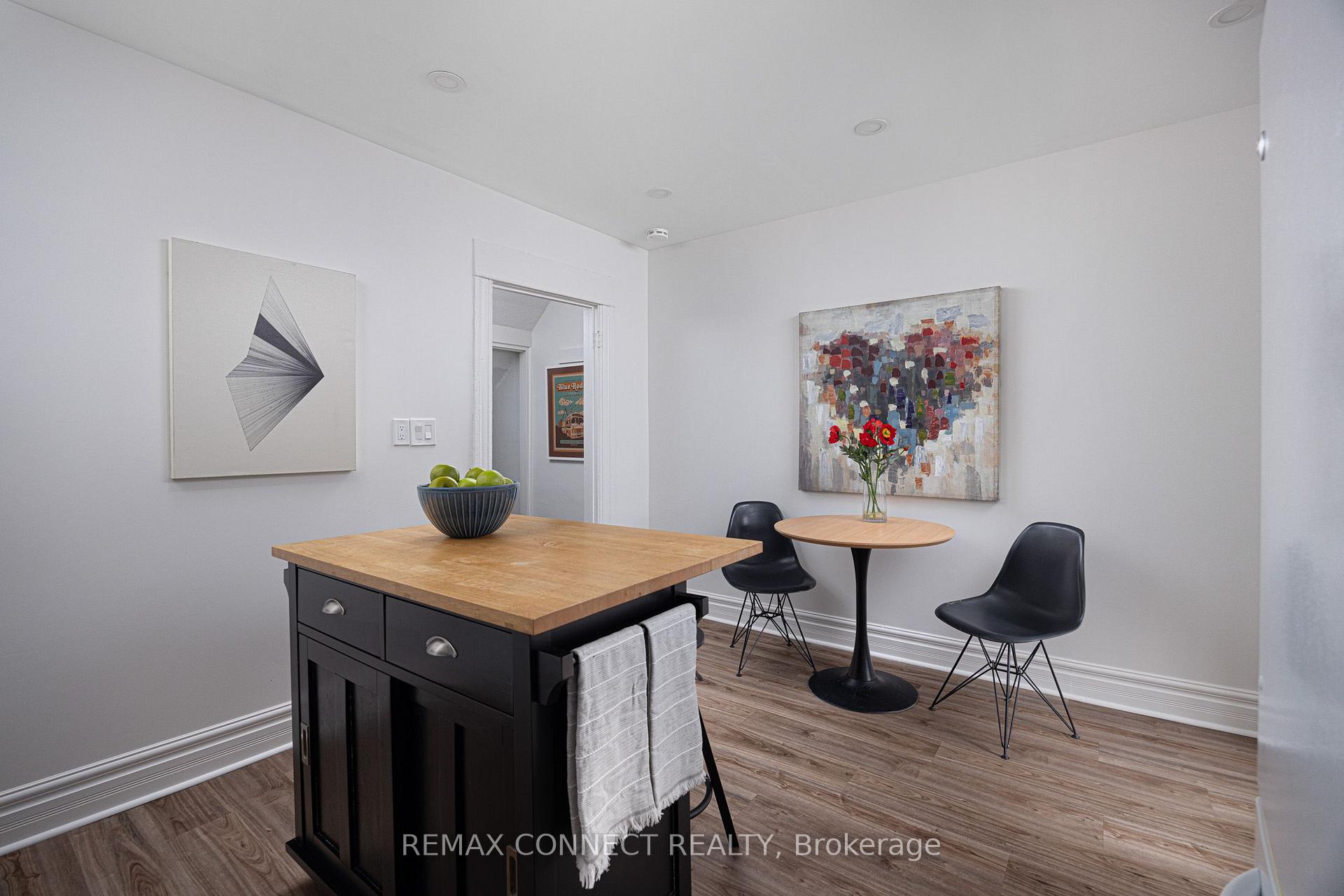 Photo 12 of 17 Muir Avenue, Toronto, Dufferin Grove — HOMEH
