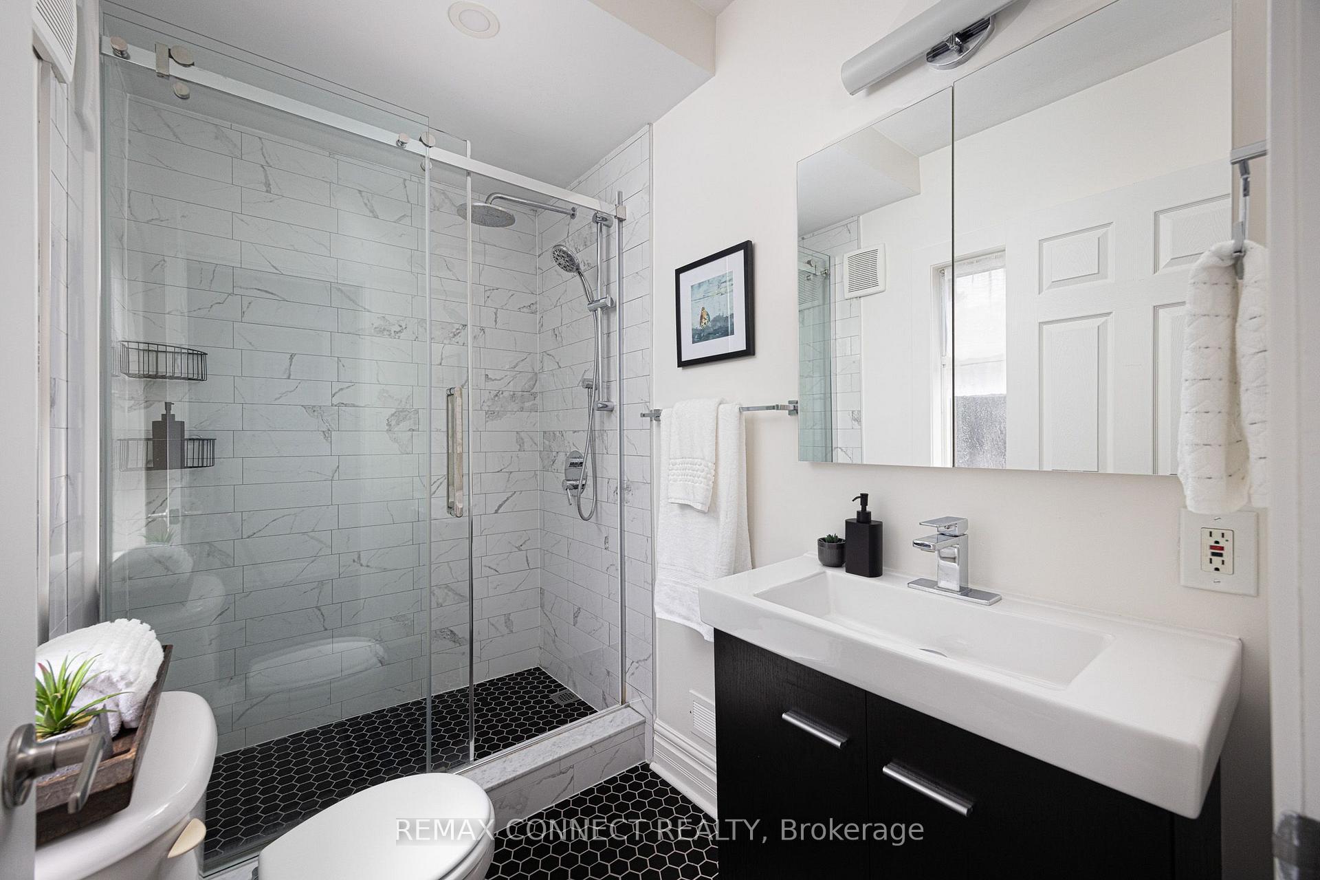 Photo 16 of 17 Muir Avenue, Toronto, Dufferin Grove — HOMEH