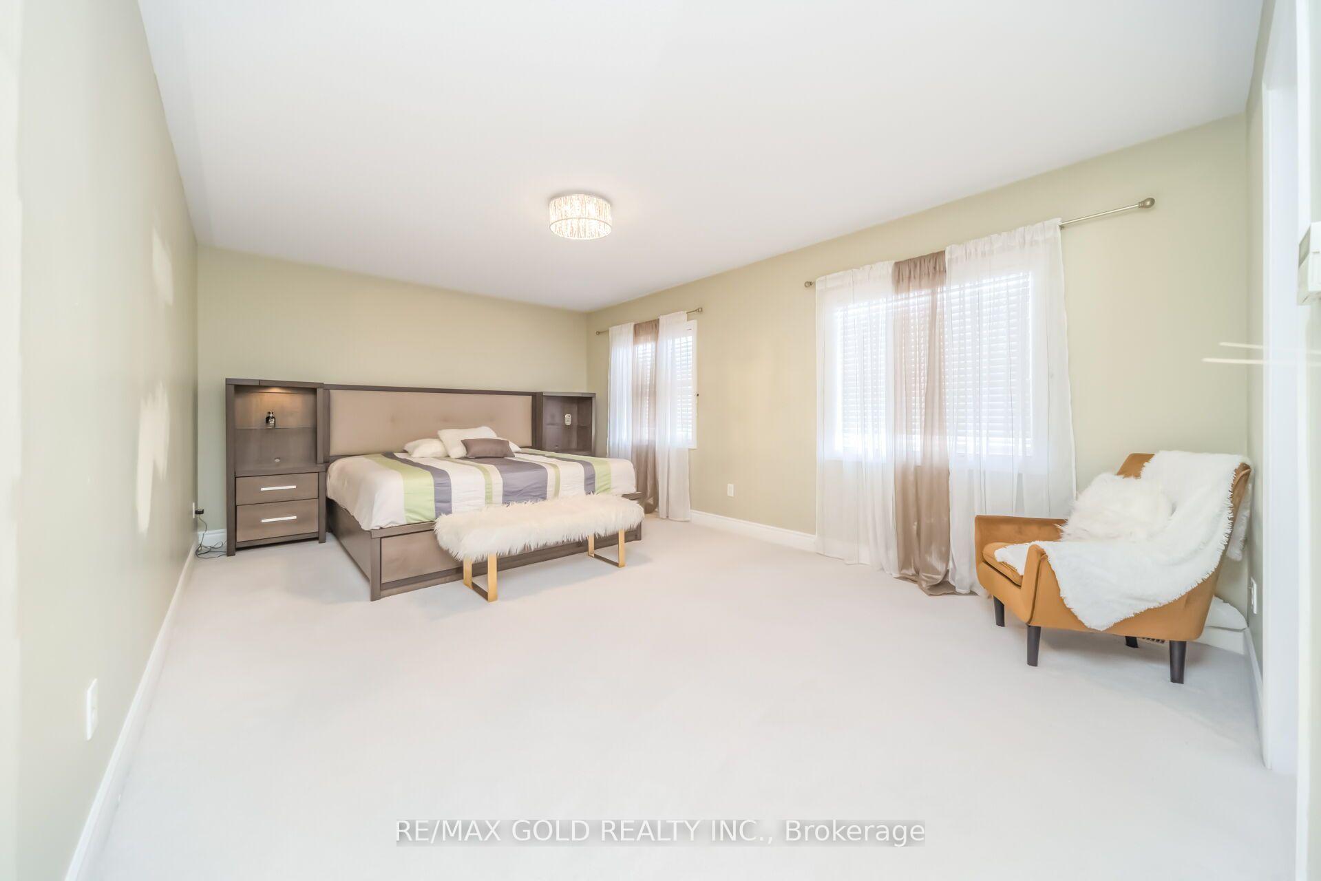 Photo 16 of 15 Newark Way, Brampton, Fletcher's Meadow — HOMEH