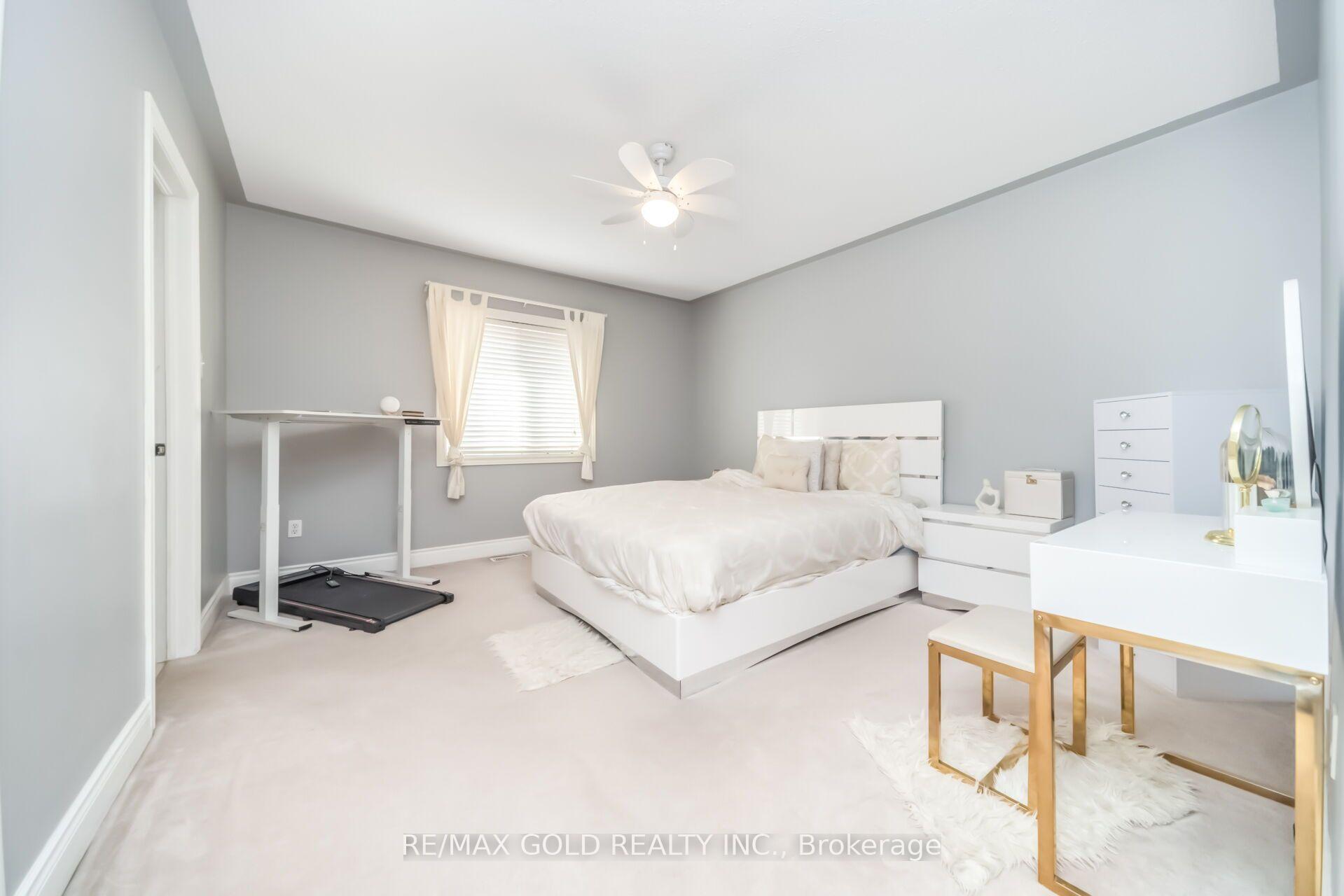 Photo 20 of 15 Newark Way, Brampton, Fletcher's Meadow — HOMEH